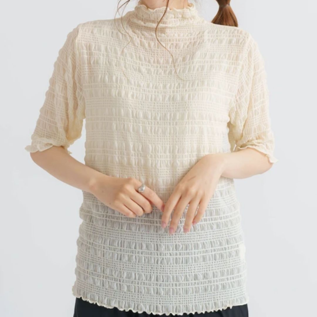 シャーリングシアーハイネック五分袖トップス オフホワイト※7/2~8迄に順次発送予定