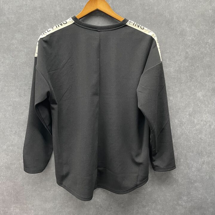 刺繍入りロンT ブラック※4/9~15迄に順次発送予定