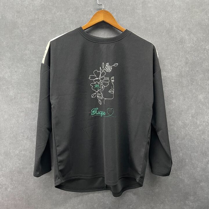 刺繍入りロンT ブラック※4/9~15迄に順次発送予定