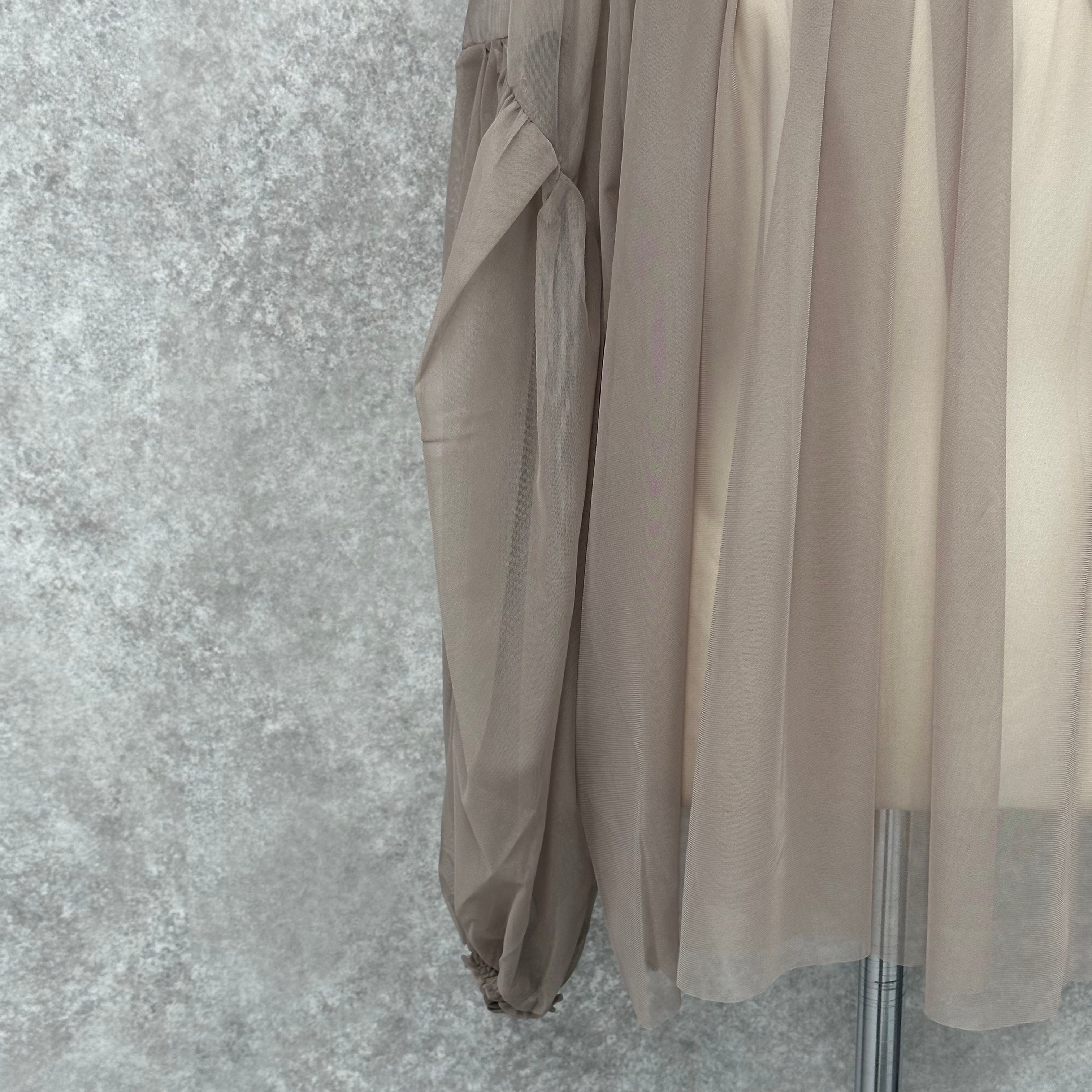 チュールレイヤードギャザーブラウス グレージュ ※10/7迄に順次発送予定