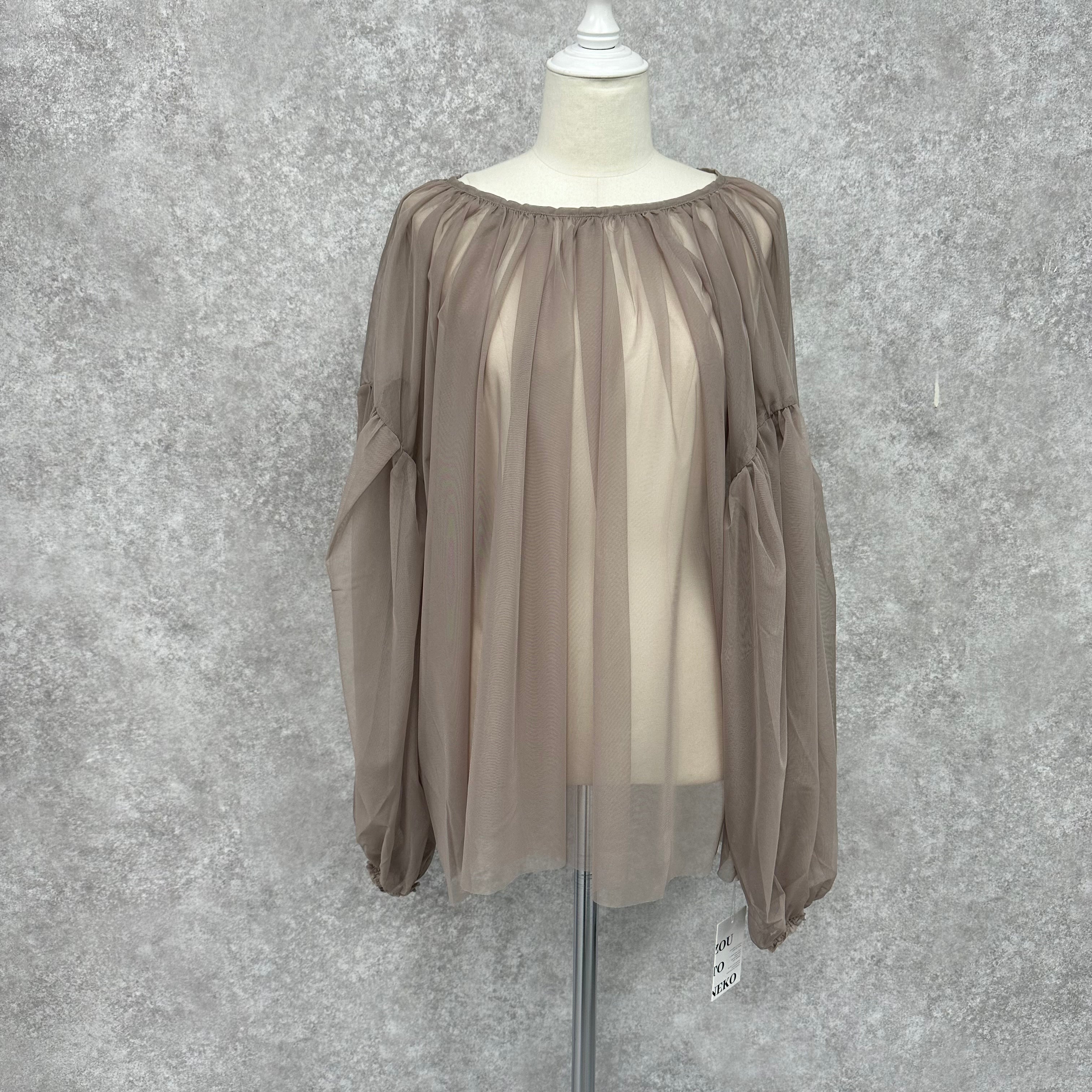 チュールレイヤードギャザーブラウス グレージュ ※10/7迄に順次発送予定