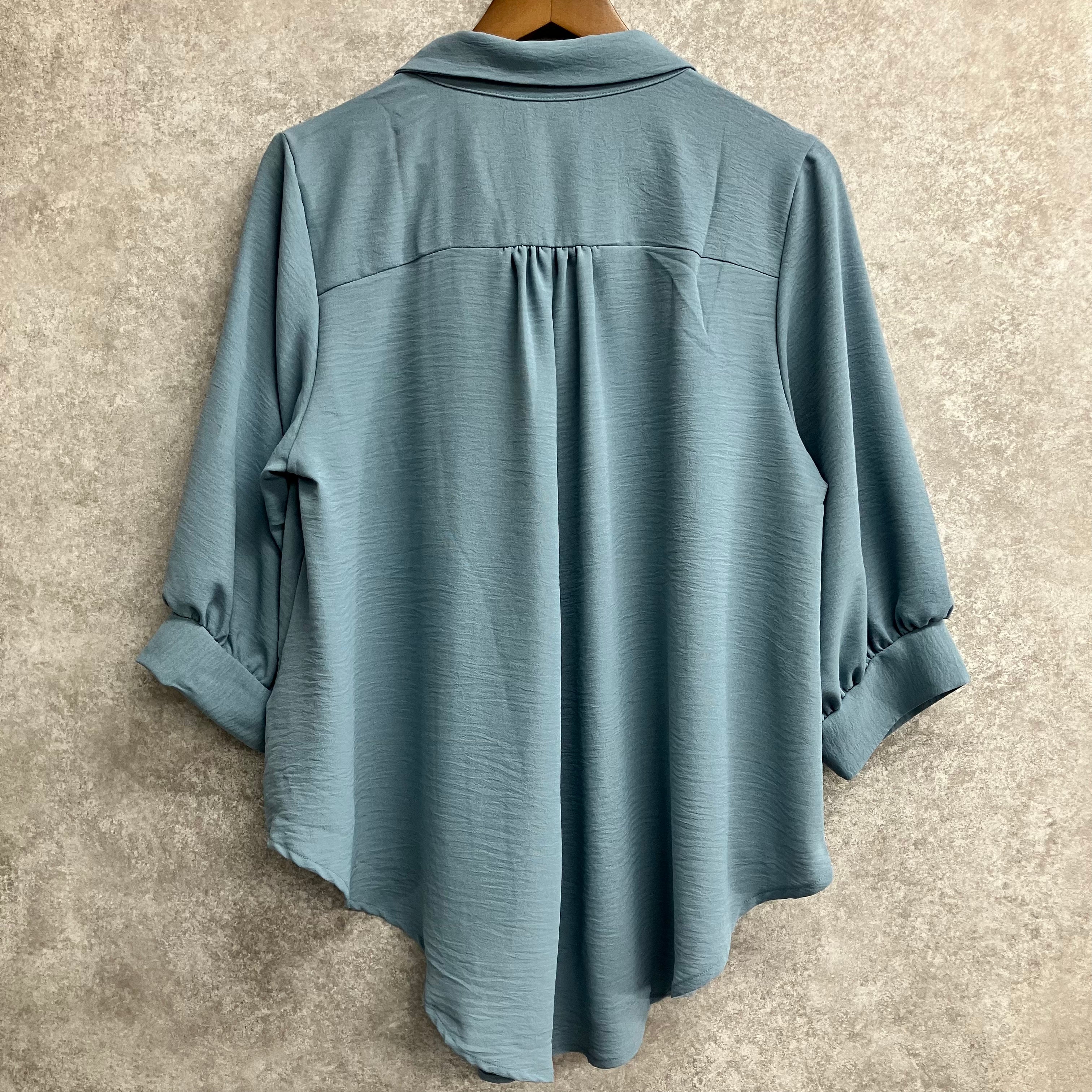 チャーム付スキッパーシャツブラウス ブルーグレー※7/9~7/15迄に順次発送予定