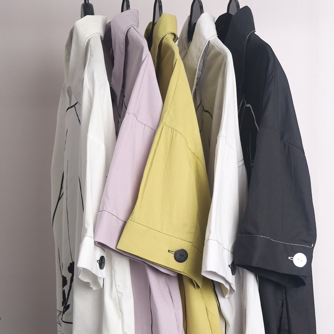 【369】イラストデザインシャツ ブラック ※10/7迄に順次発送予定