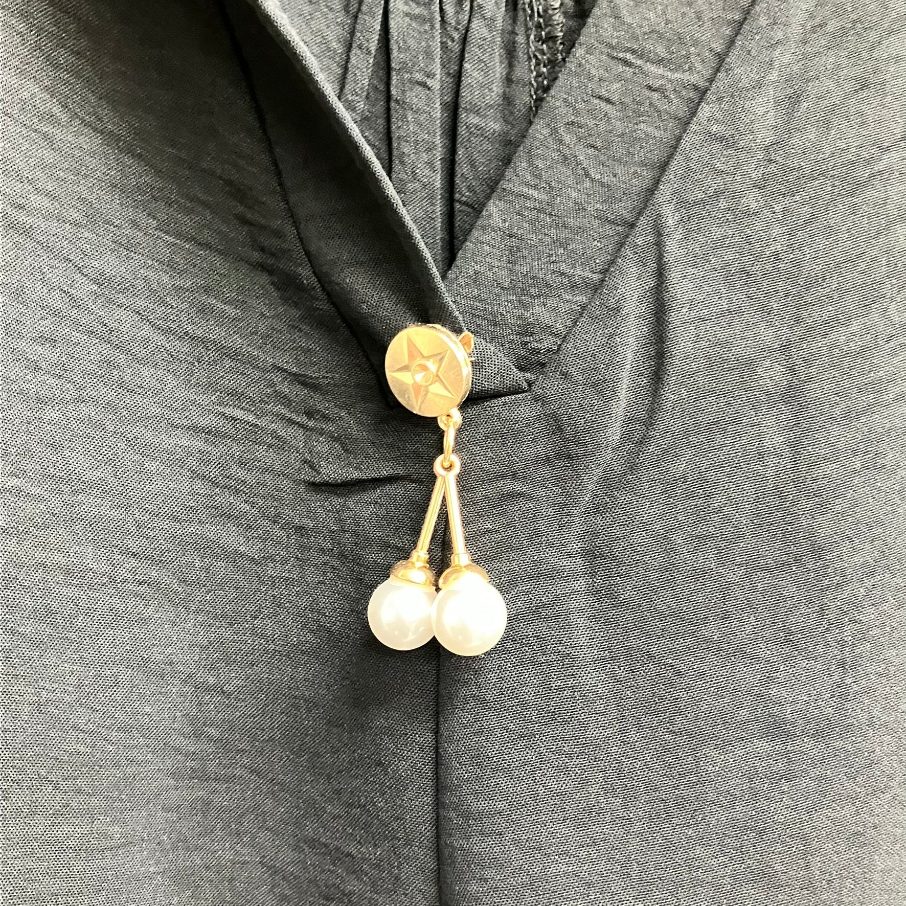 チャーム付スキッパーシャツブラウス ブラック※7/9~7/15迄に順次発送予定