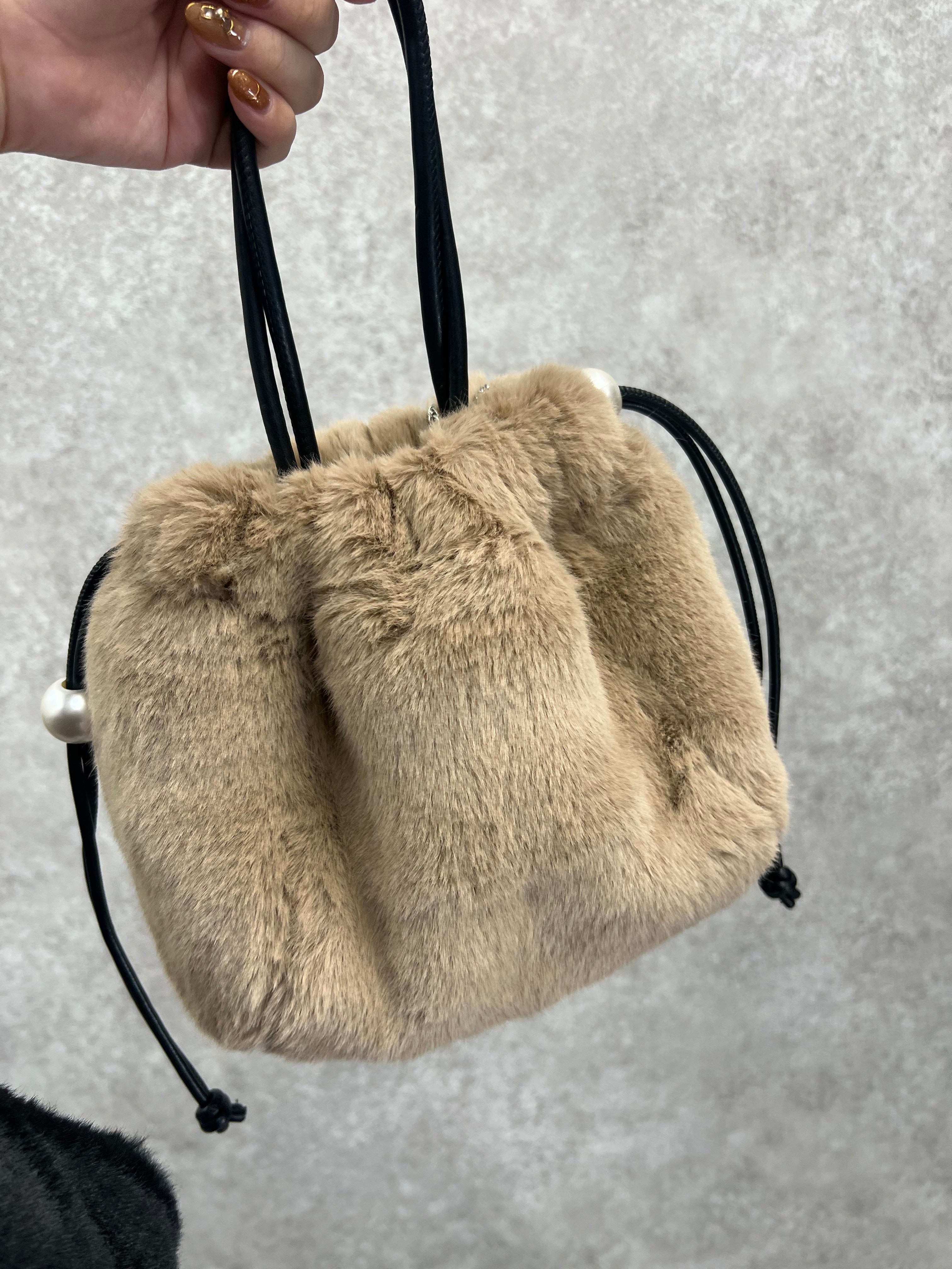 巾着ファー ショルダー モカ ※10/7迄に順次発送予定