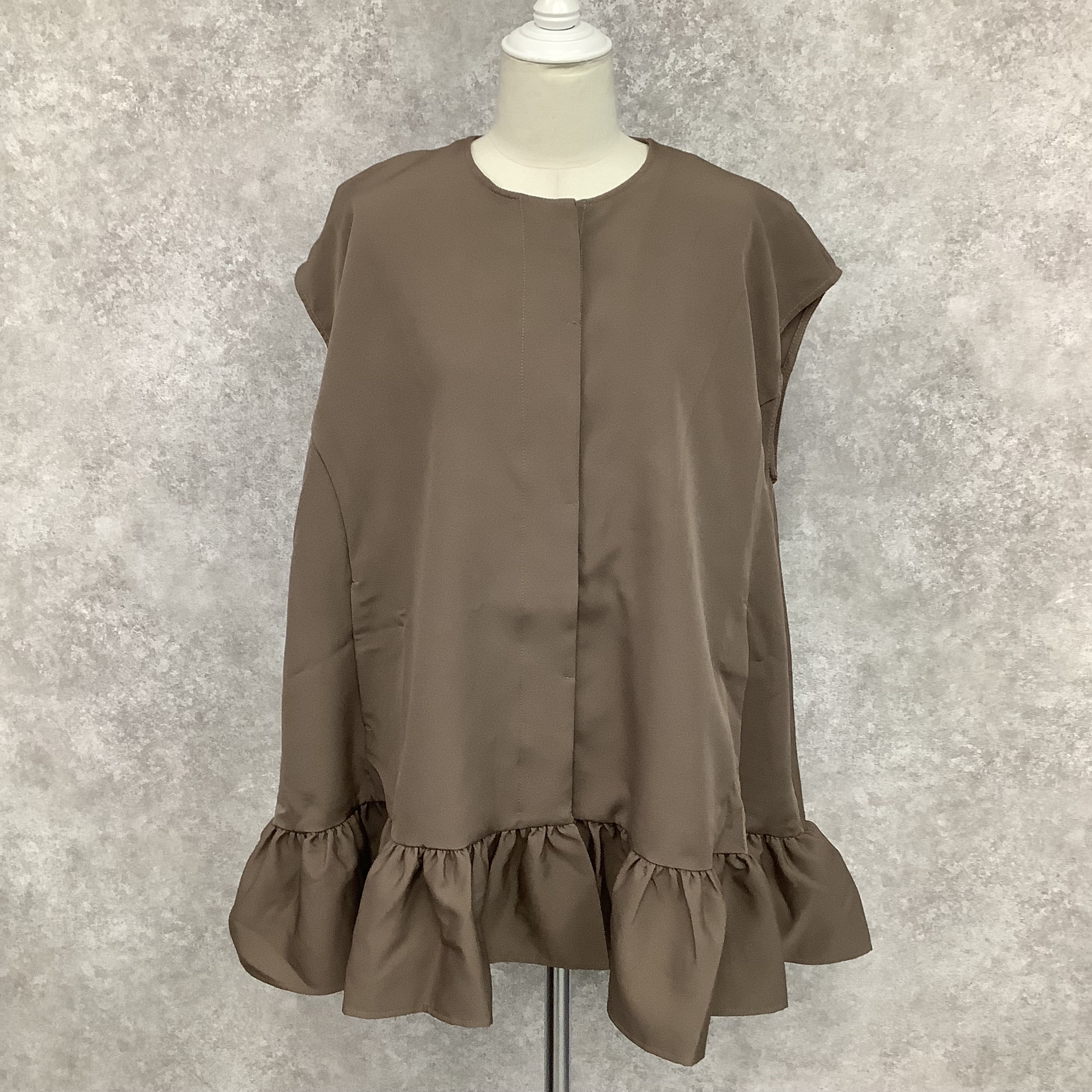 ダブルクロス裾フリルベスト ベージュ