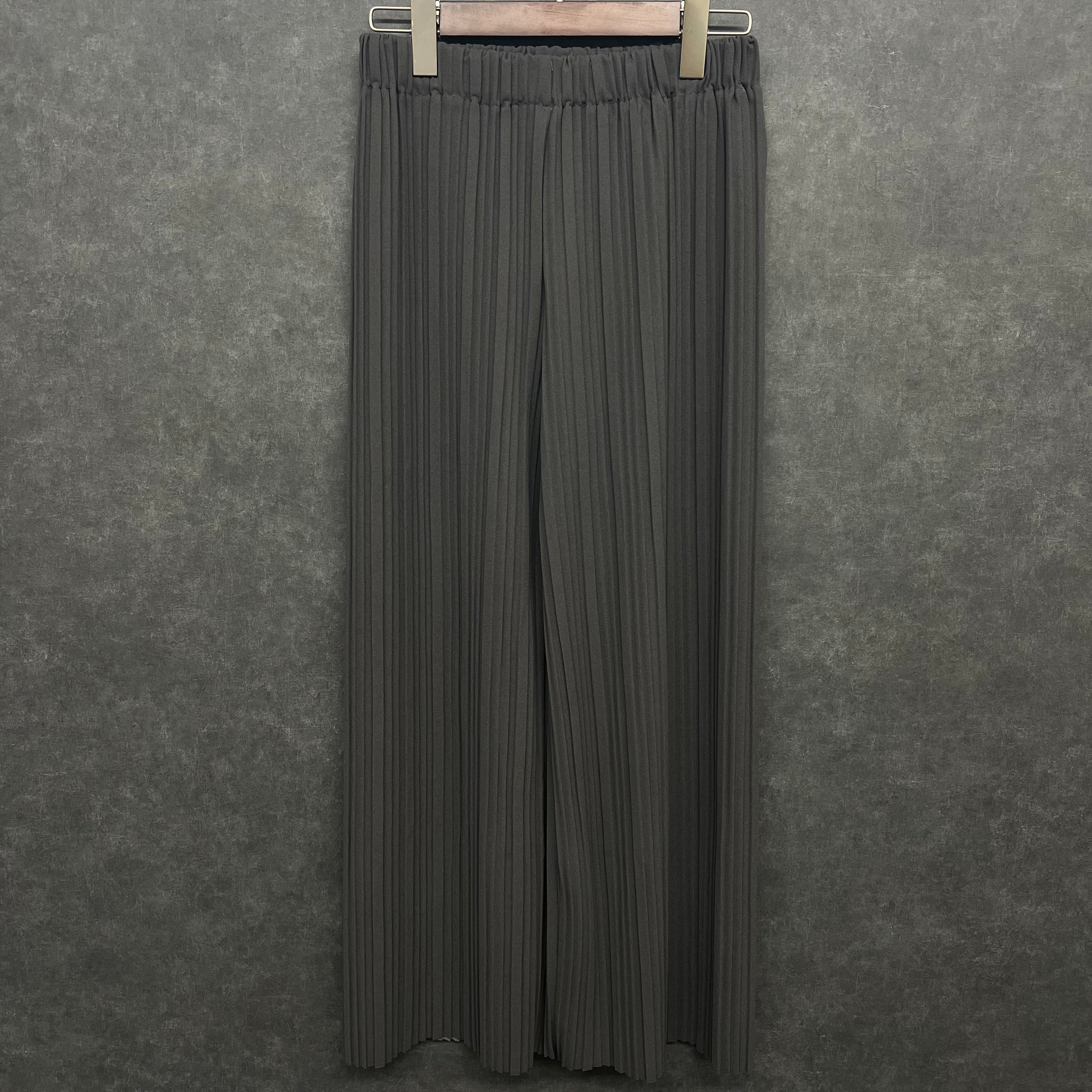 プリーツパンツ チャコール ※10/28迄に順次発送予定