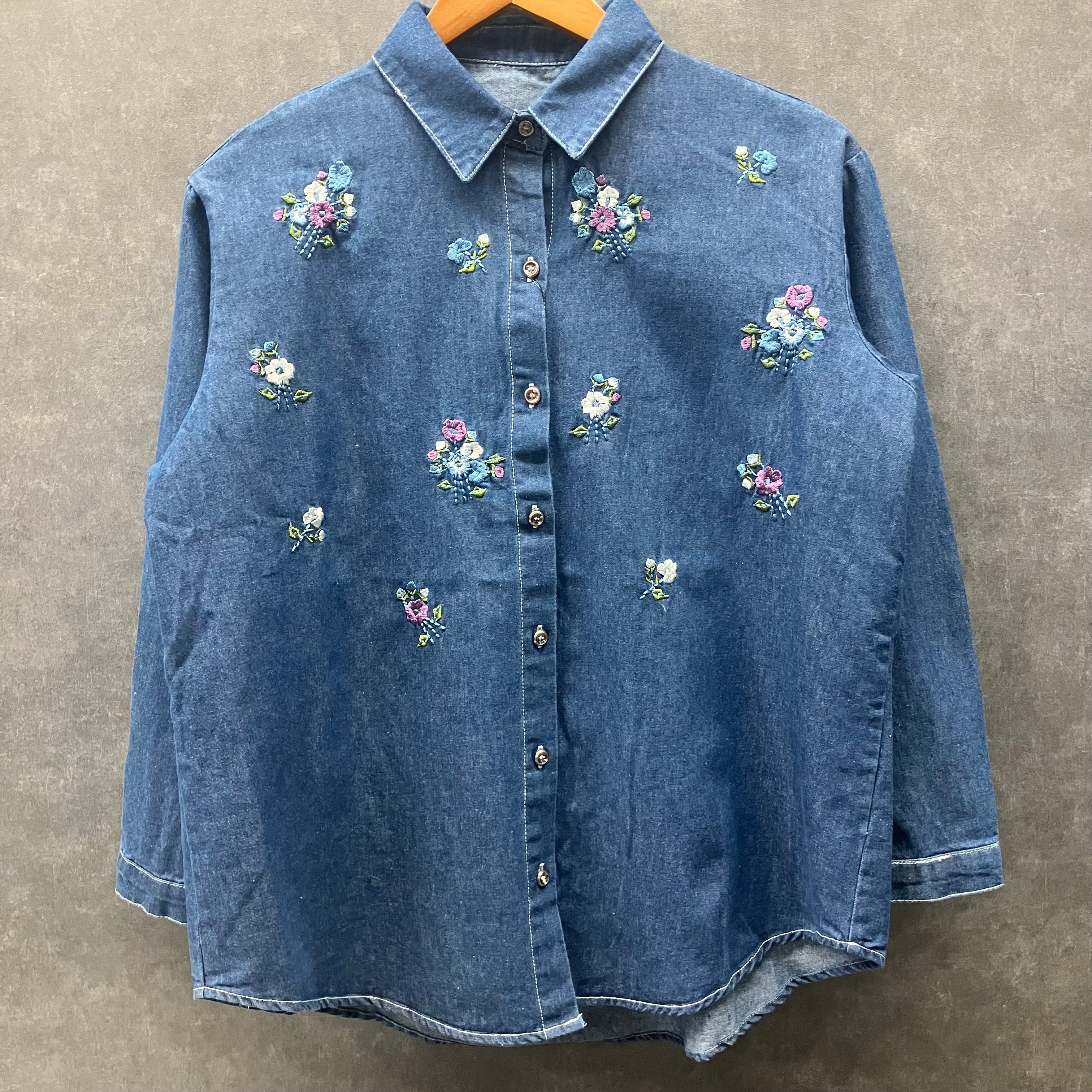 刺繍花柄デニムシャツ① ネイビー※3/18迄に順次発送予定