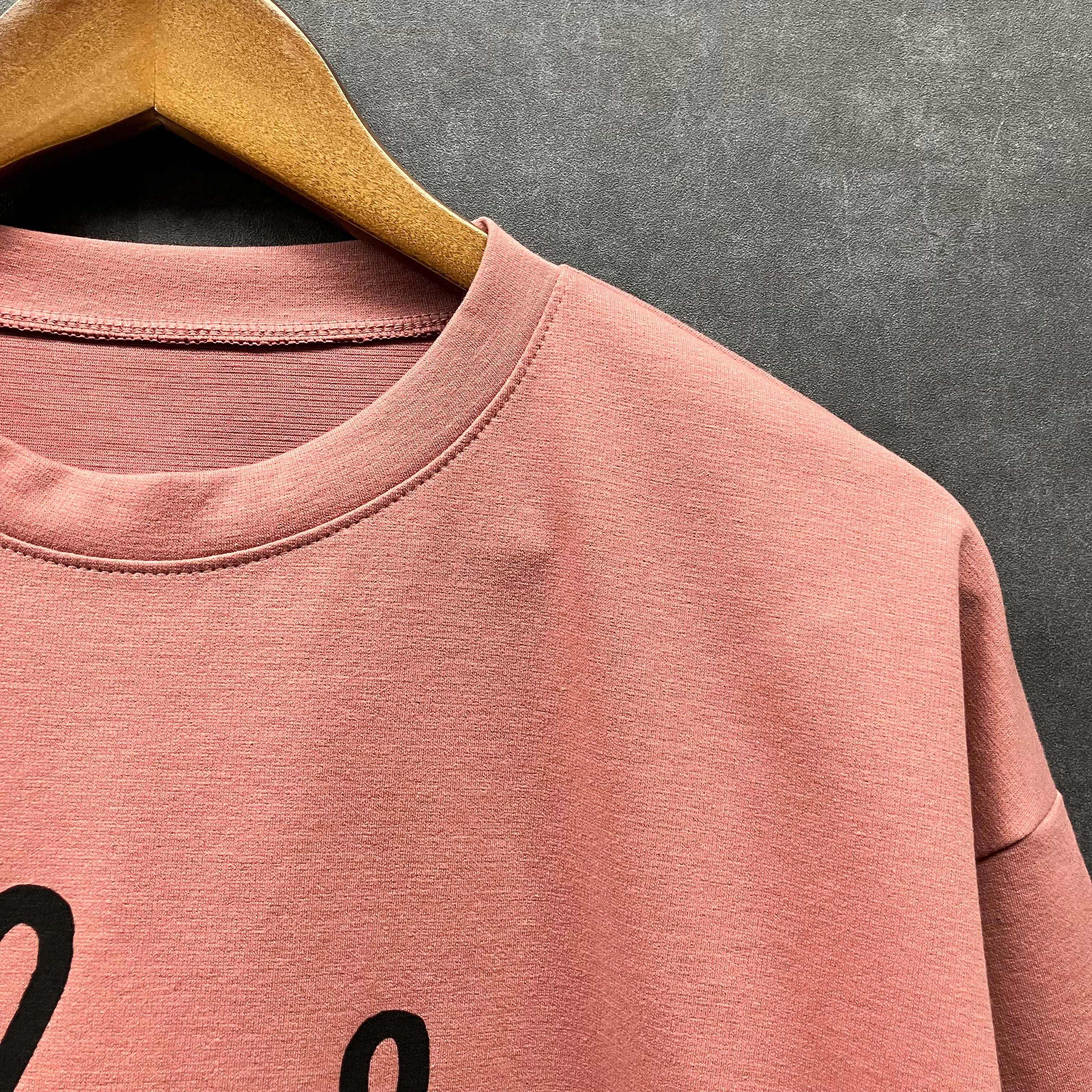 ルーズフィットロゴトップス ローズ※3/25迄に順次発送予定