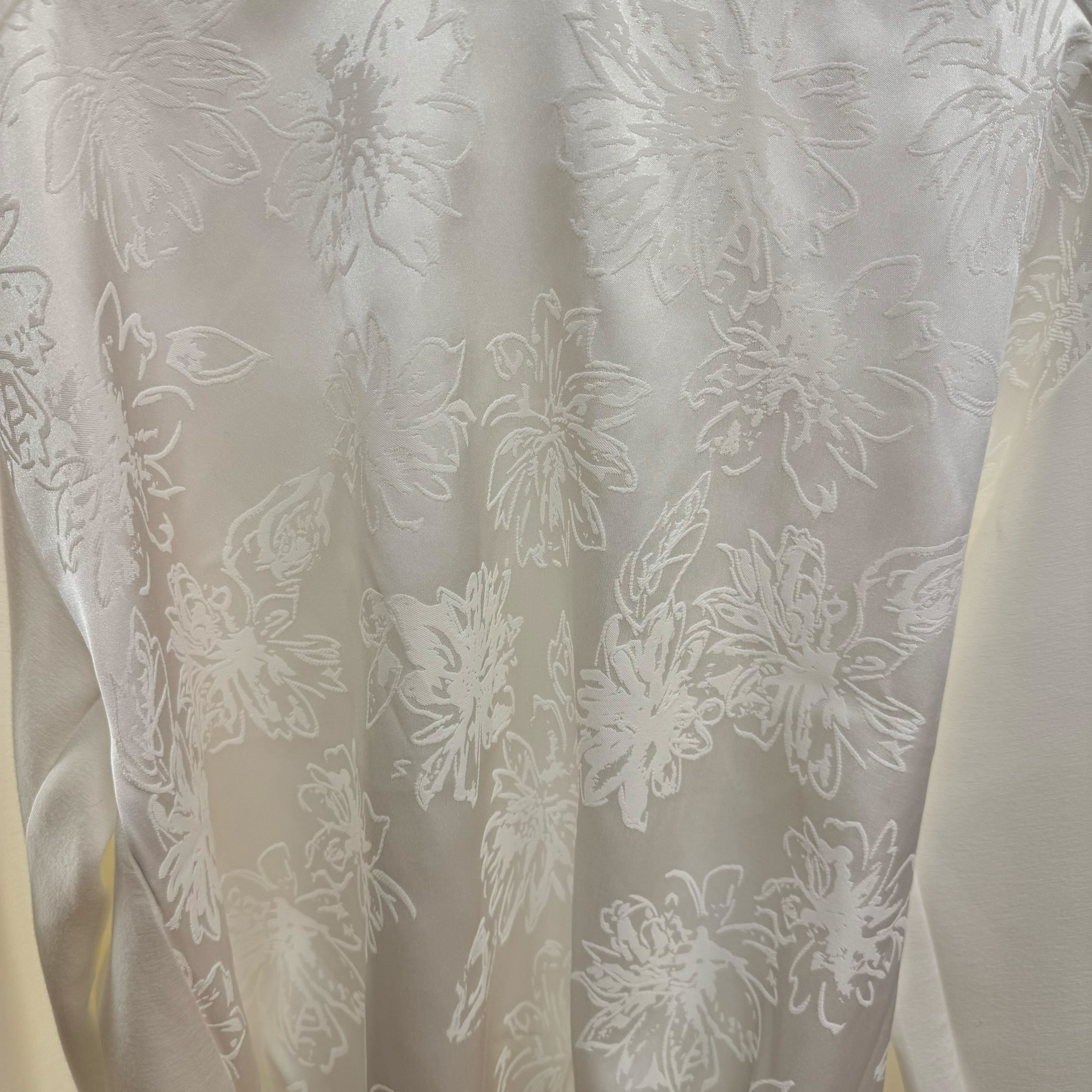 異素材切替フラワージャガードプルオーバー オフホワイト ※2月上旬迄に順次発送予定