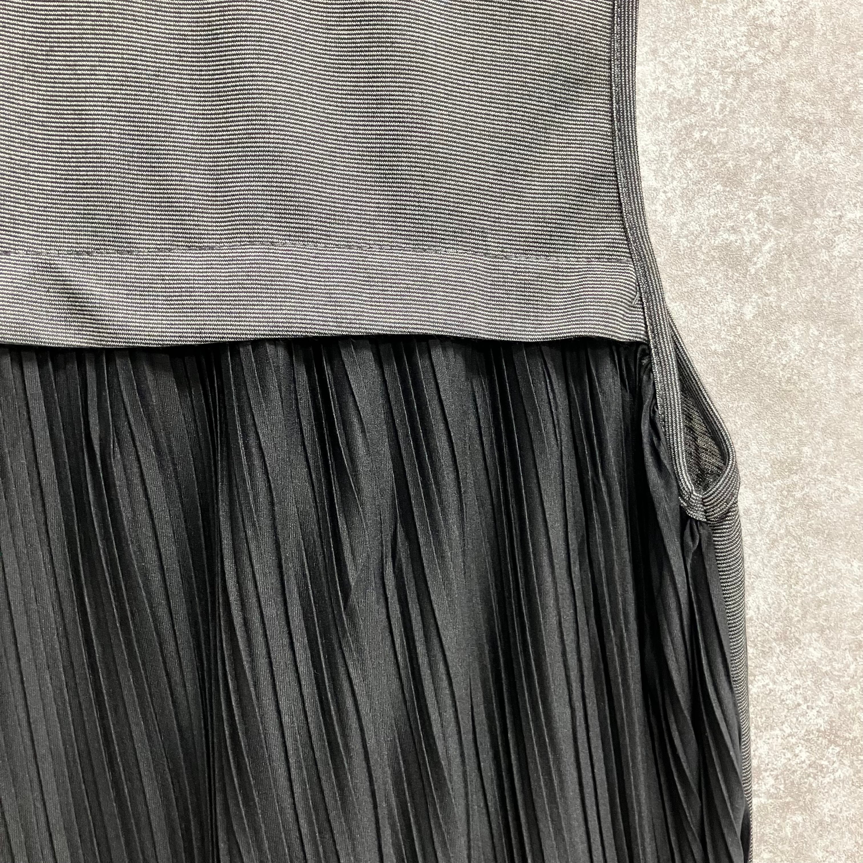 バックプリーツロングベスト チャコール※5/21~27迄に順次発送予定