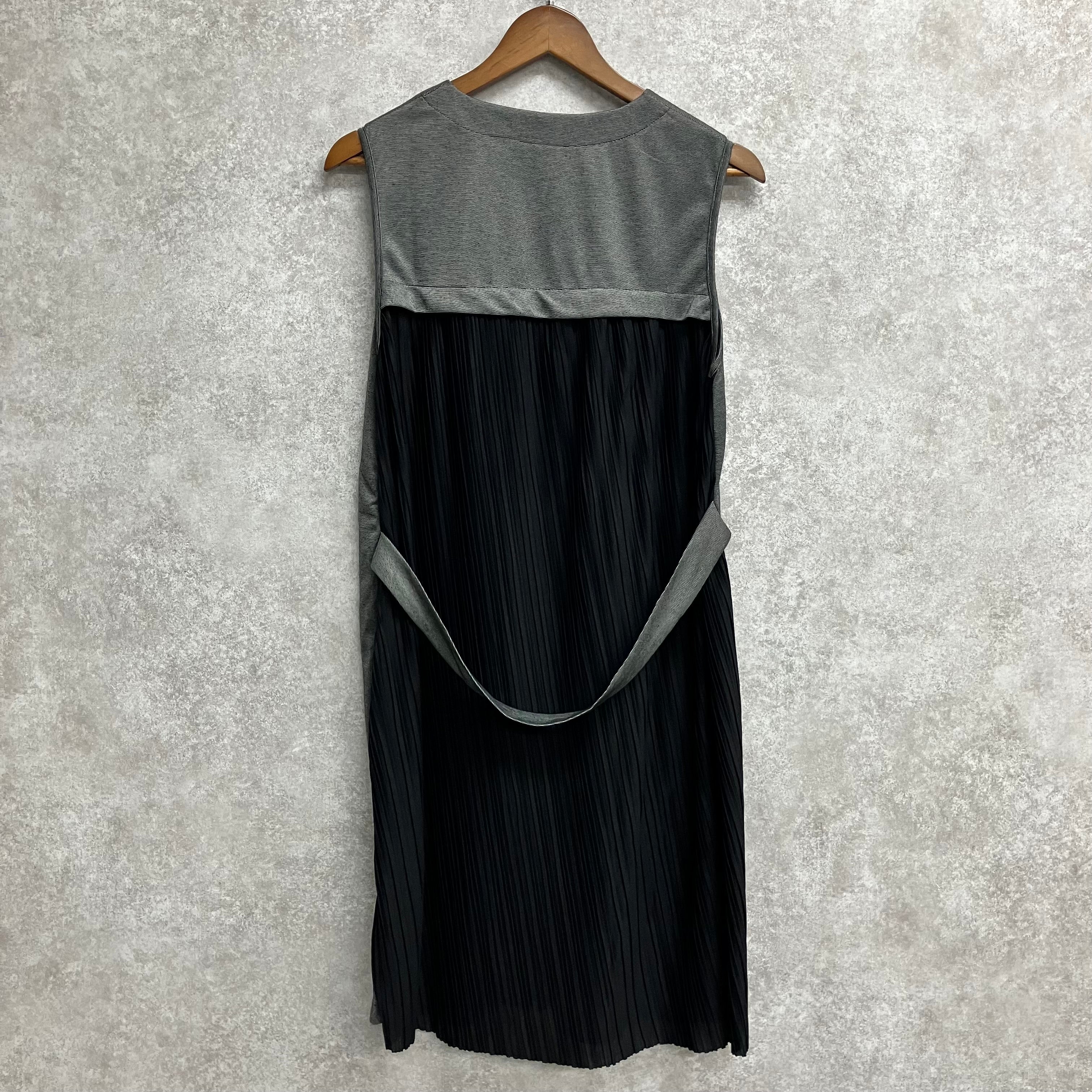 バックプリーツロングベスト チャコール※5/21~27迄に順次発送予定