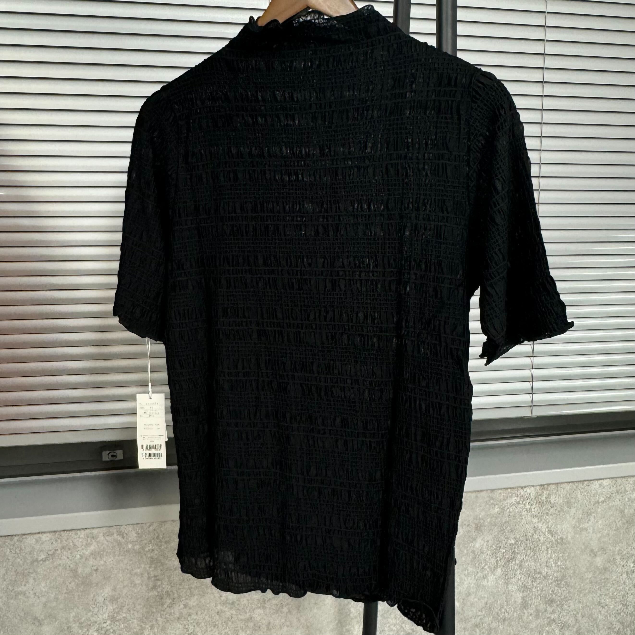 シャーリングシアーハイネック五分袖トップス ブラック※4/9~15迄に順次発送予定