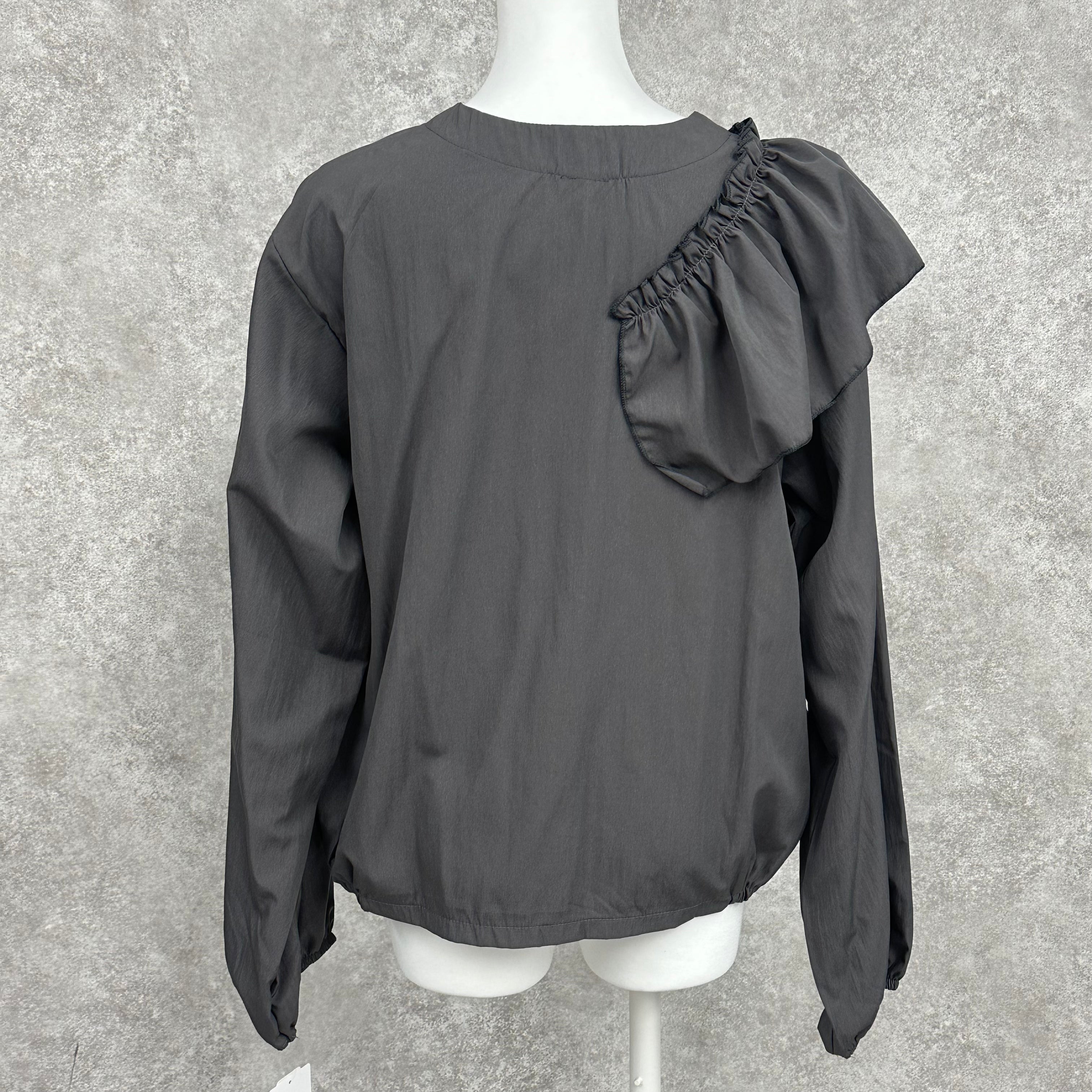 アシンメトリーフリルブルゾン チャコールグレー※4/1迄に順次発送予定