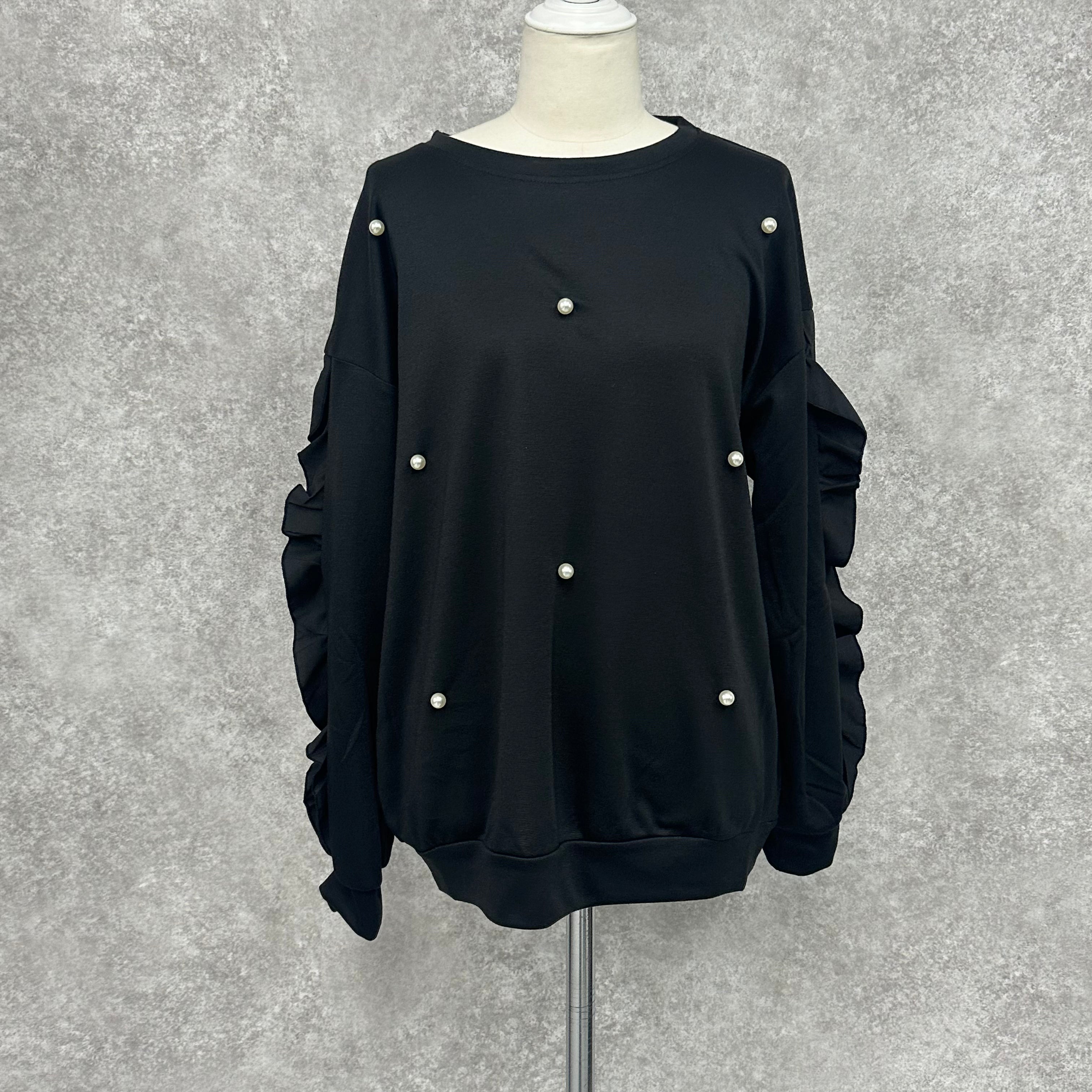 パール付き袖フリルスエット ブラック ※10/7迄に順次発送予定