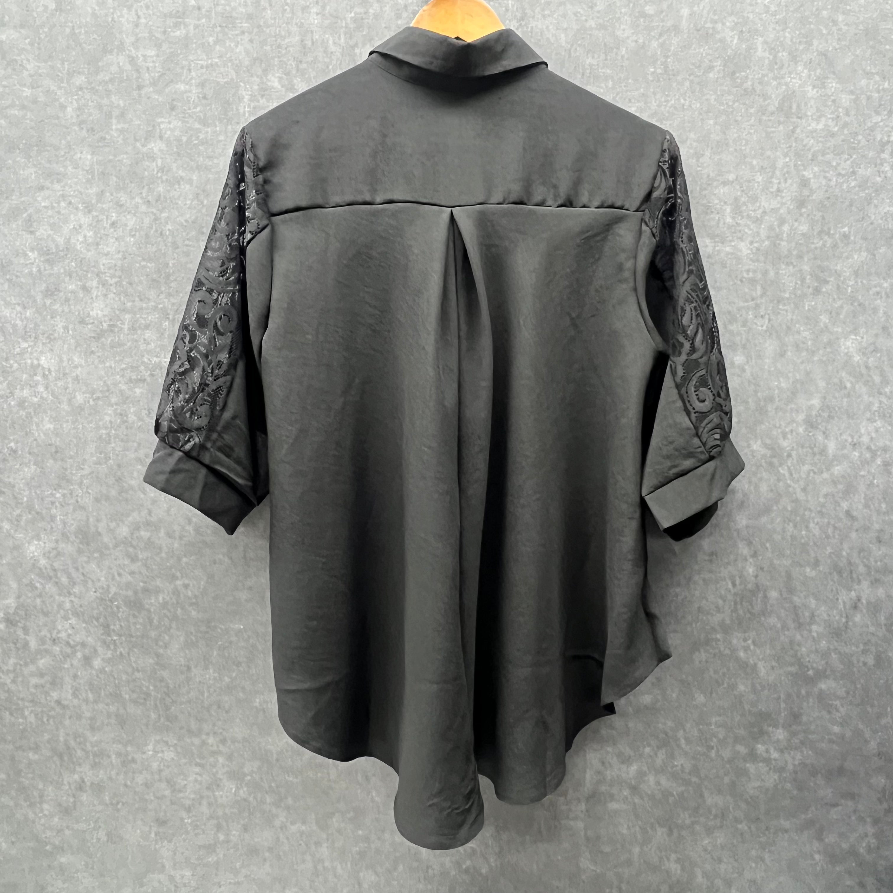 花刺繍シアーシャツブラック ※3/4迄に順次発送予定