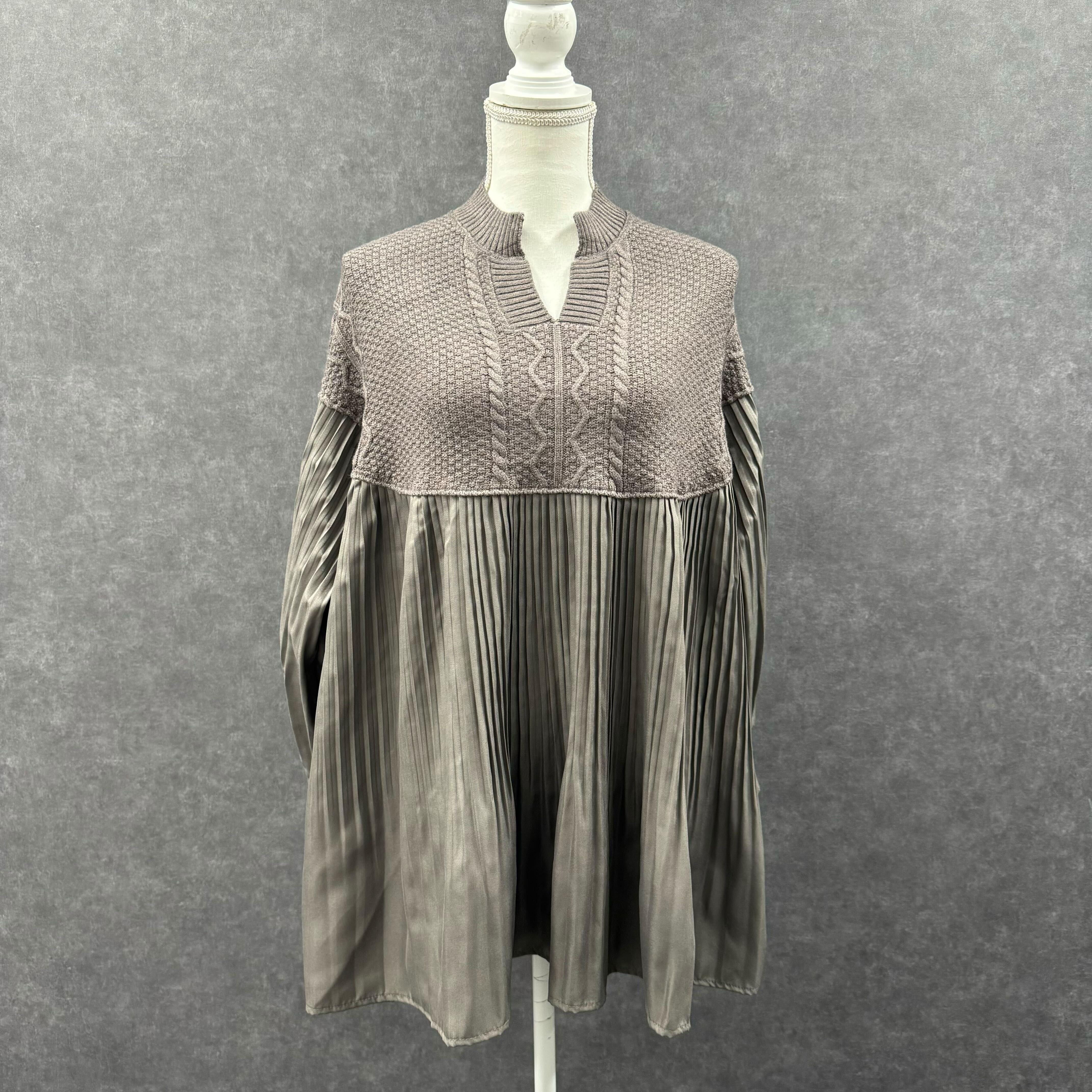 キーネック切替ニット グレー※10/21迄に順次発送予定