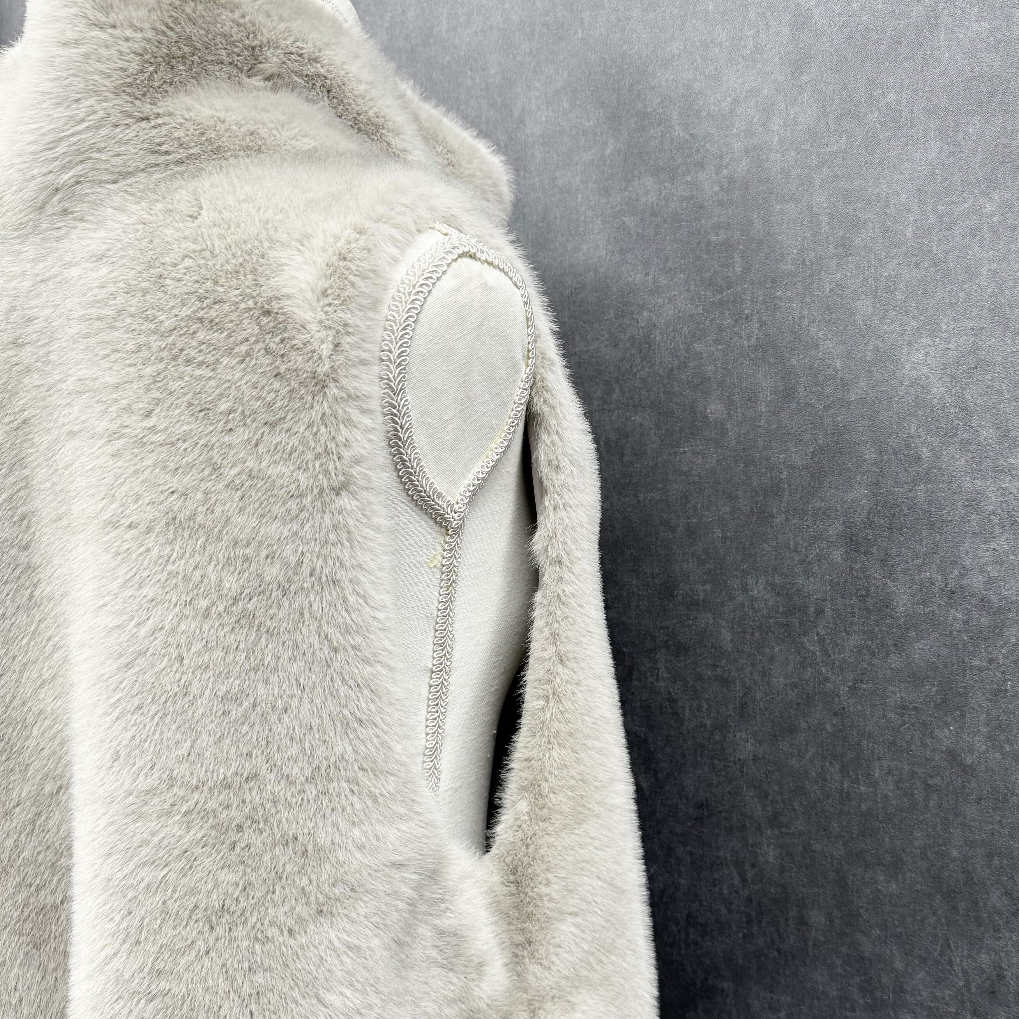 プレミアムネックファーベスト グレー※10/21迄に順次発送予定