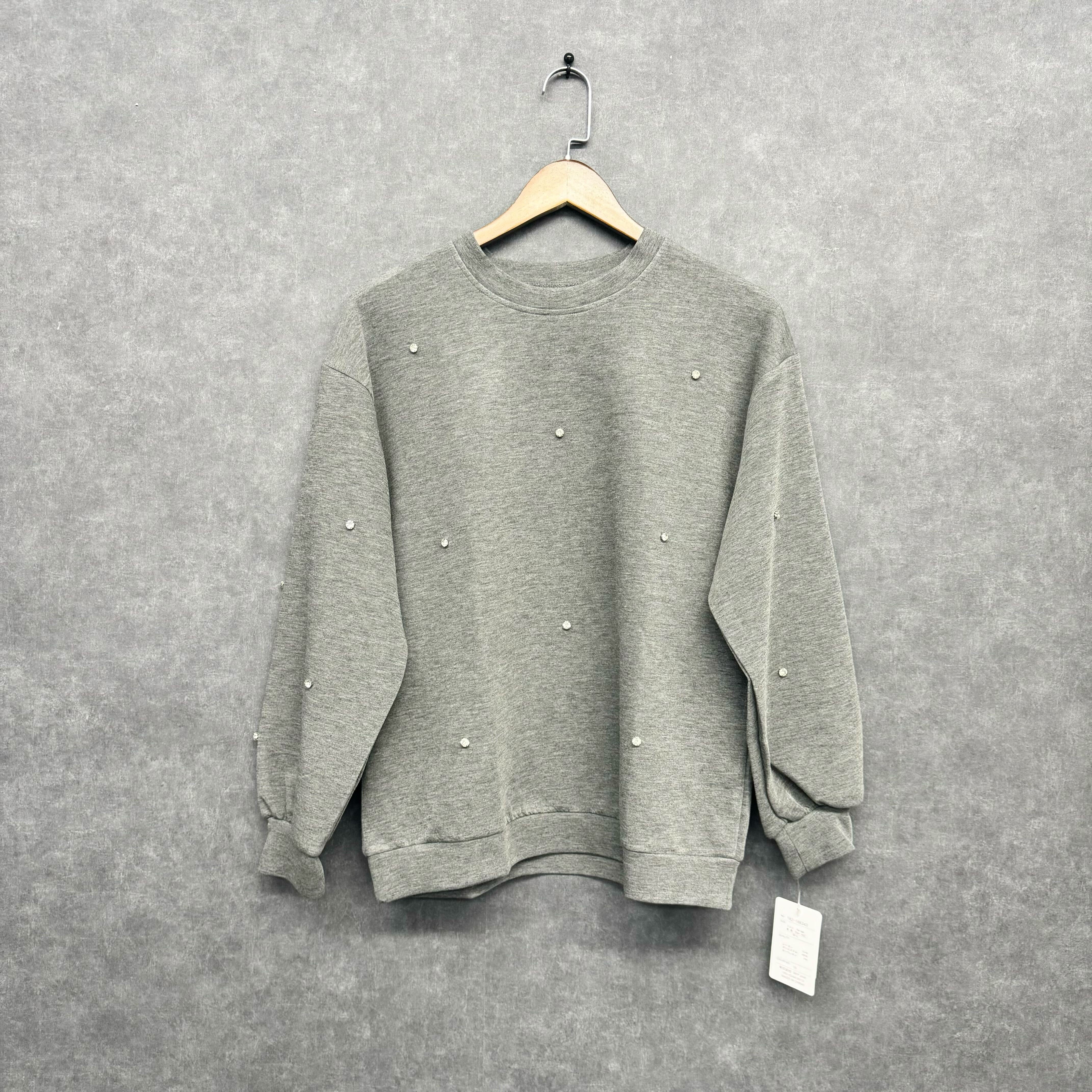 ビジュー付きプルオーバー グレー※10/28迄に順次発送予定