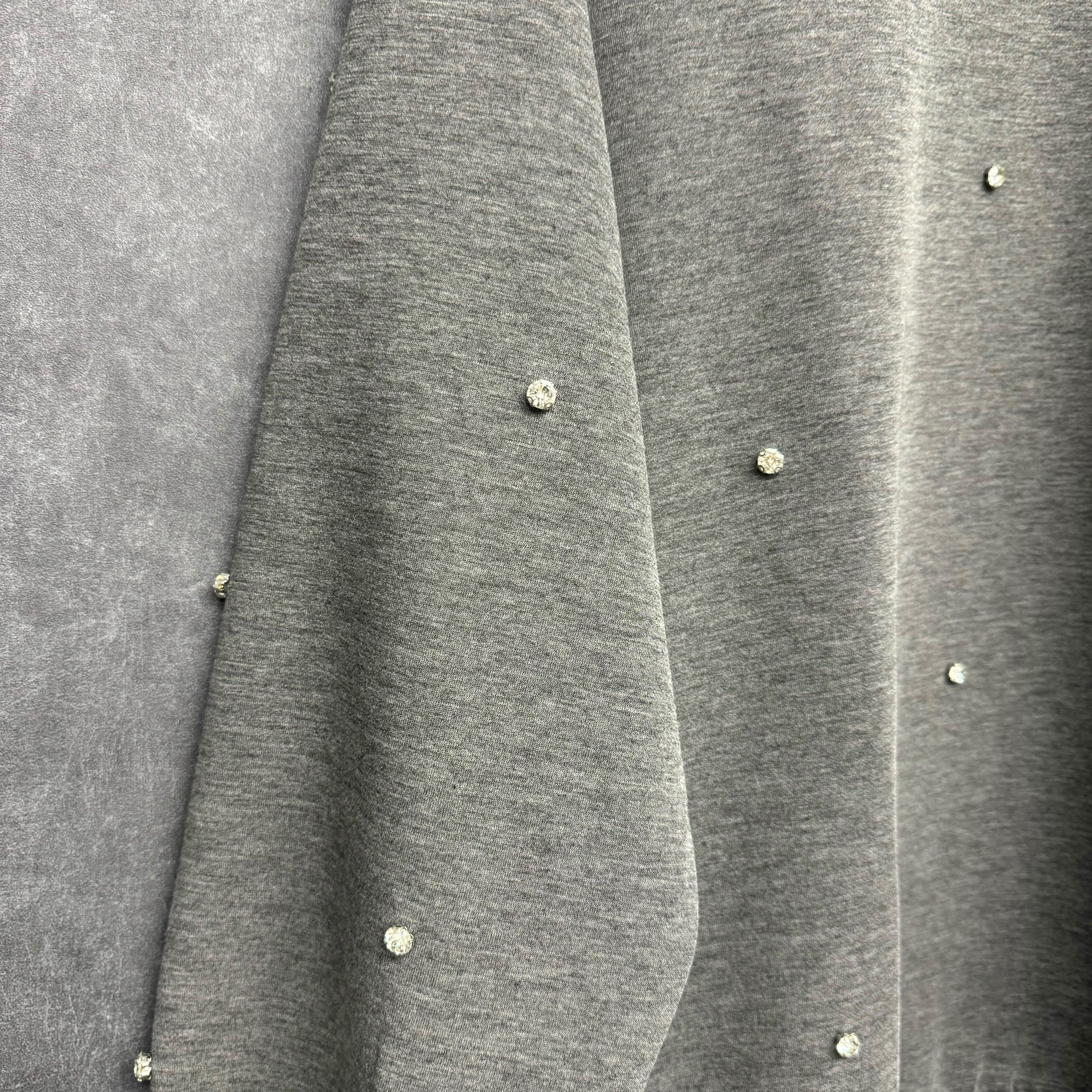 ビジュー付きプルオーバー グレー※10/28迄に順次発送予定