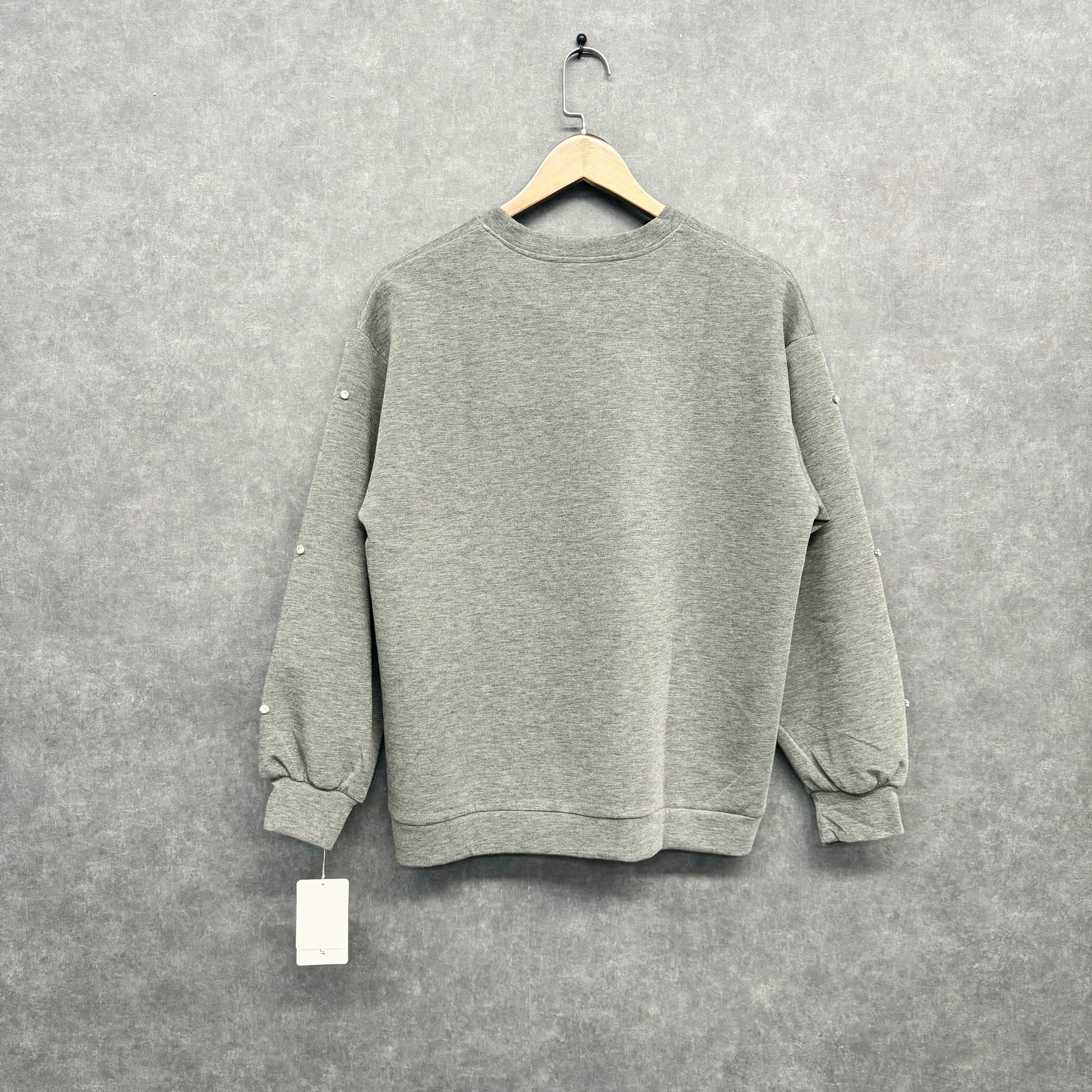 ビジュー付きプルオーバー グレー※10/28迄に順次発送予定