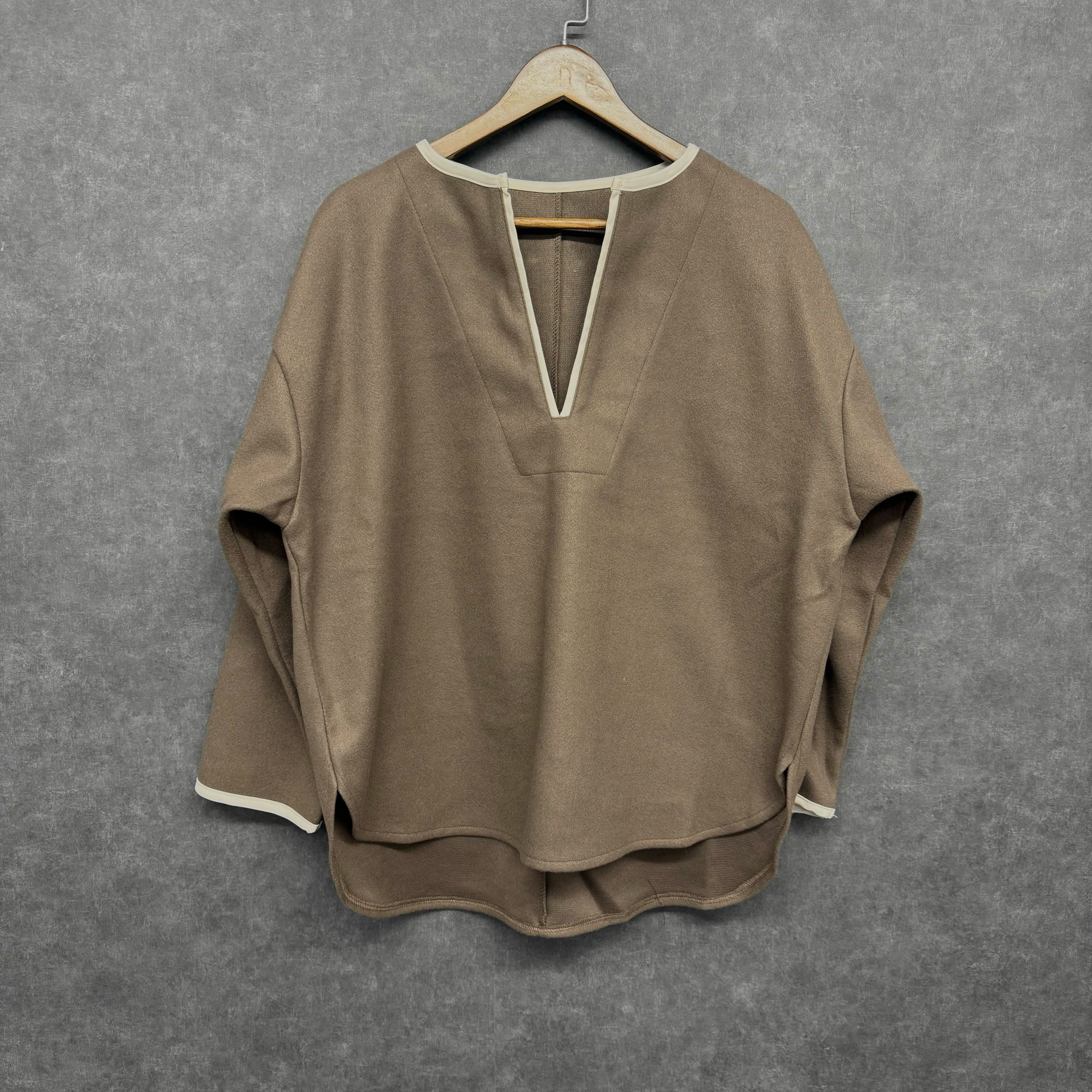 キーネック配色パイピングプルオーバー モカ※10/28迄に順次発送予定