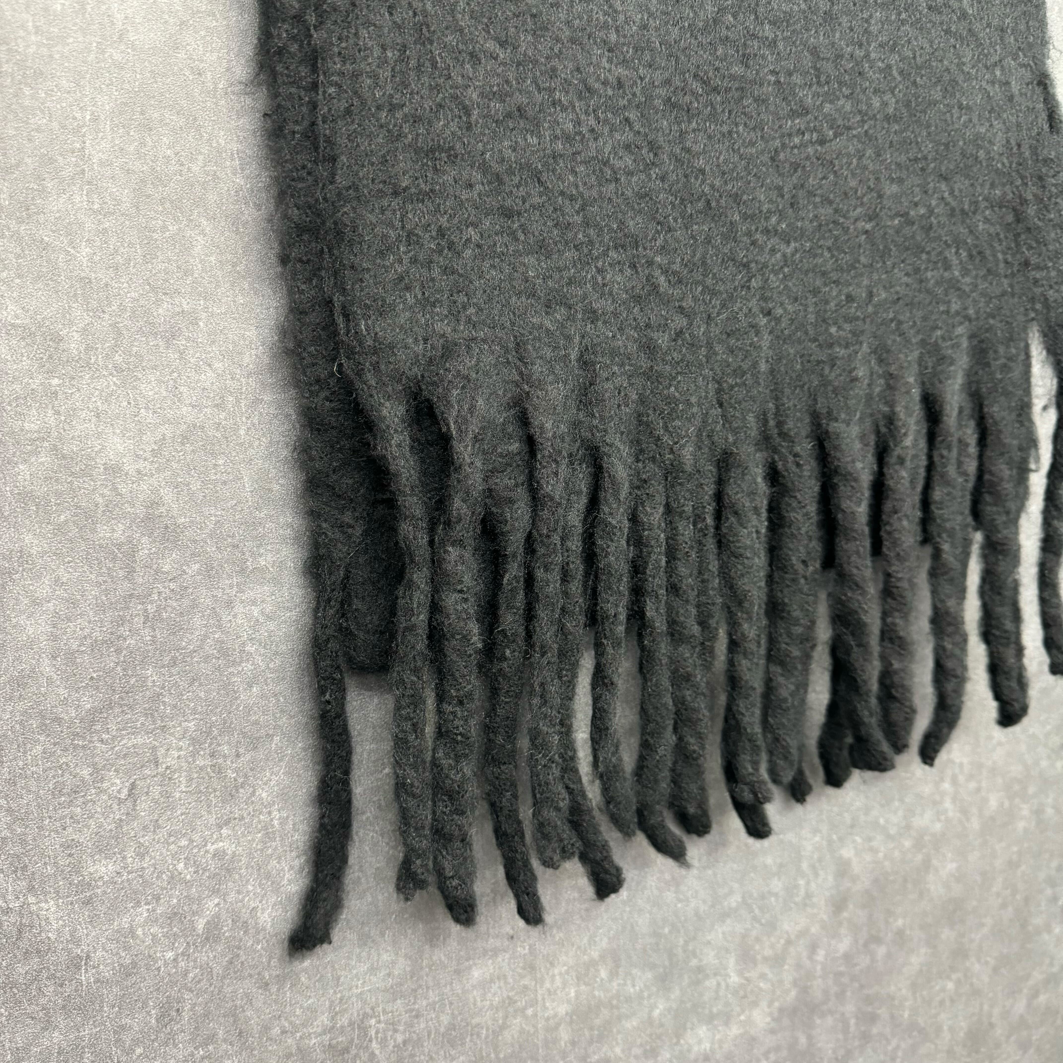 フリンジロングストール ブラック※10/28迄に順次発送予定