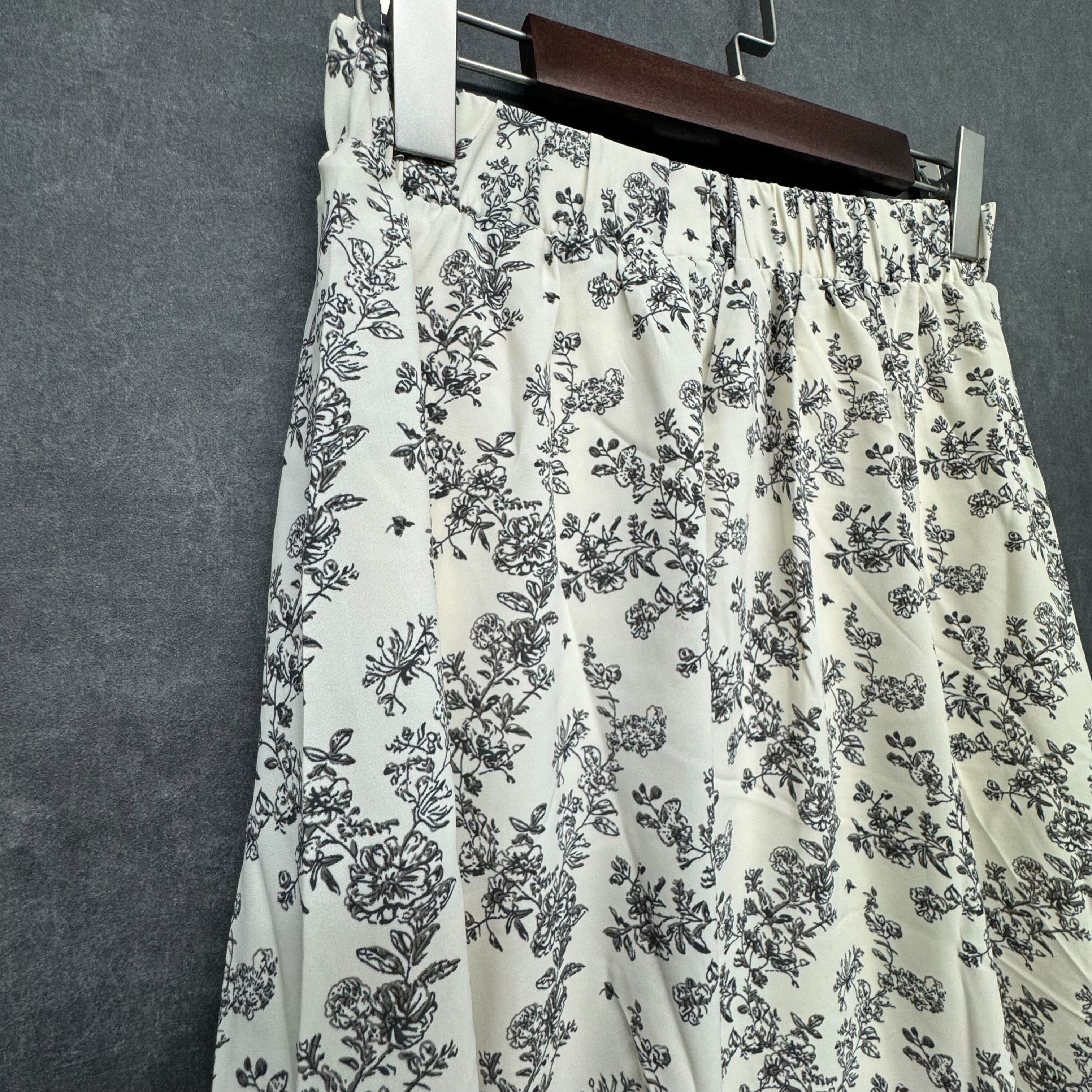 小花柄フレアスカート アイボリー ※10/28迄に順次発送予定