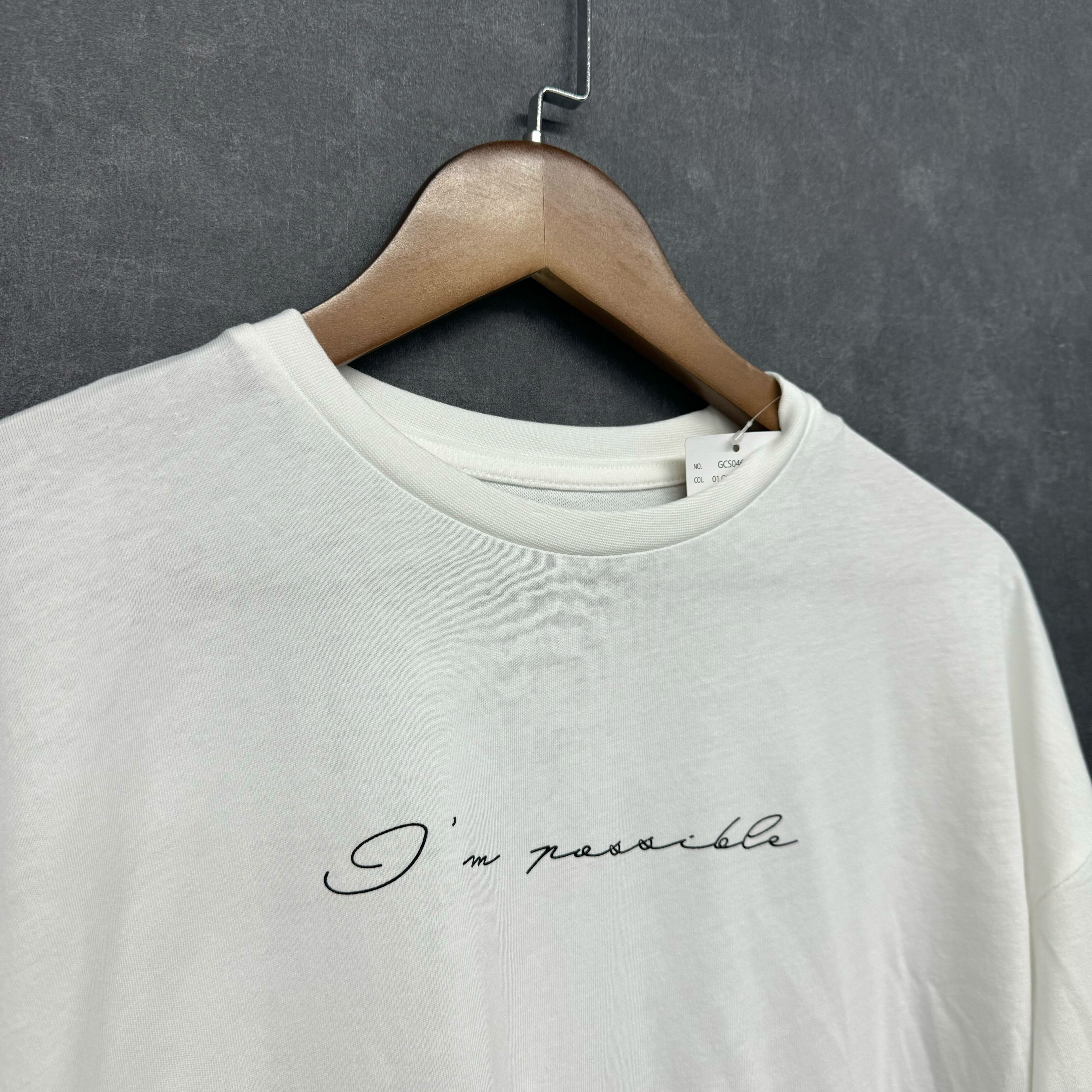 筆記体ロゴカットソー オフホワイト ※10/28迄に順次発送予定
