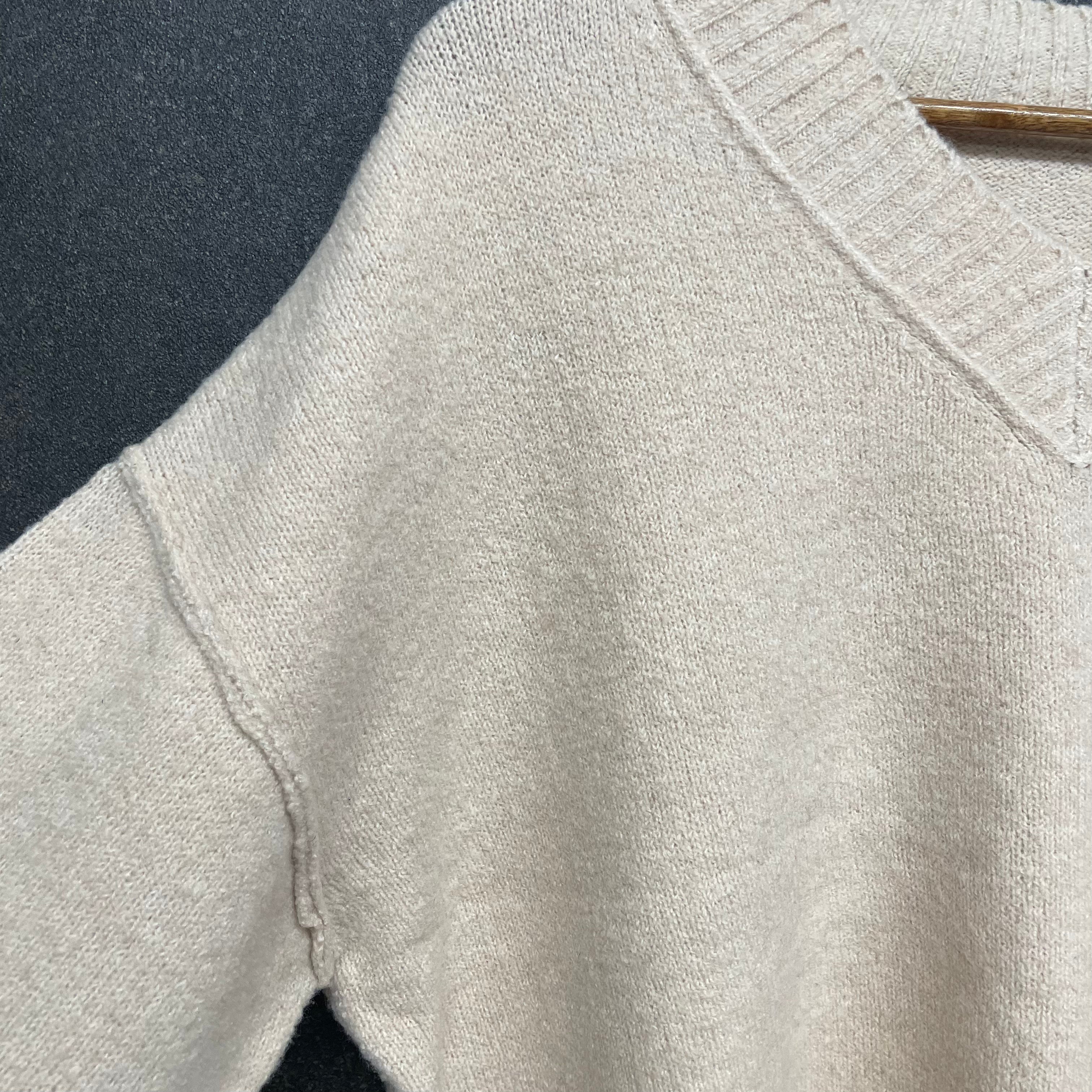 Vネックニット アイボリー ※1/20迄に順次発送予定