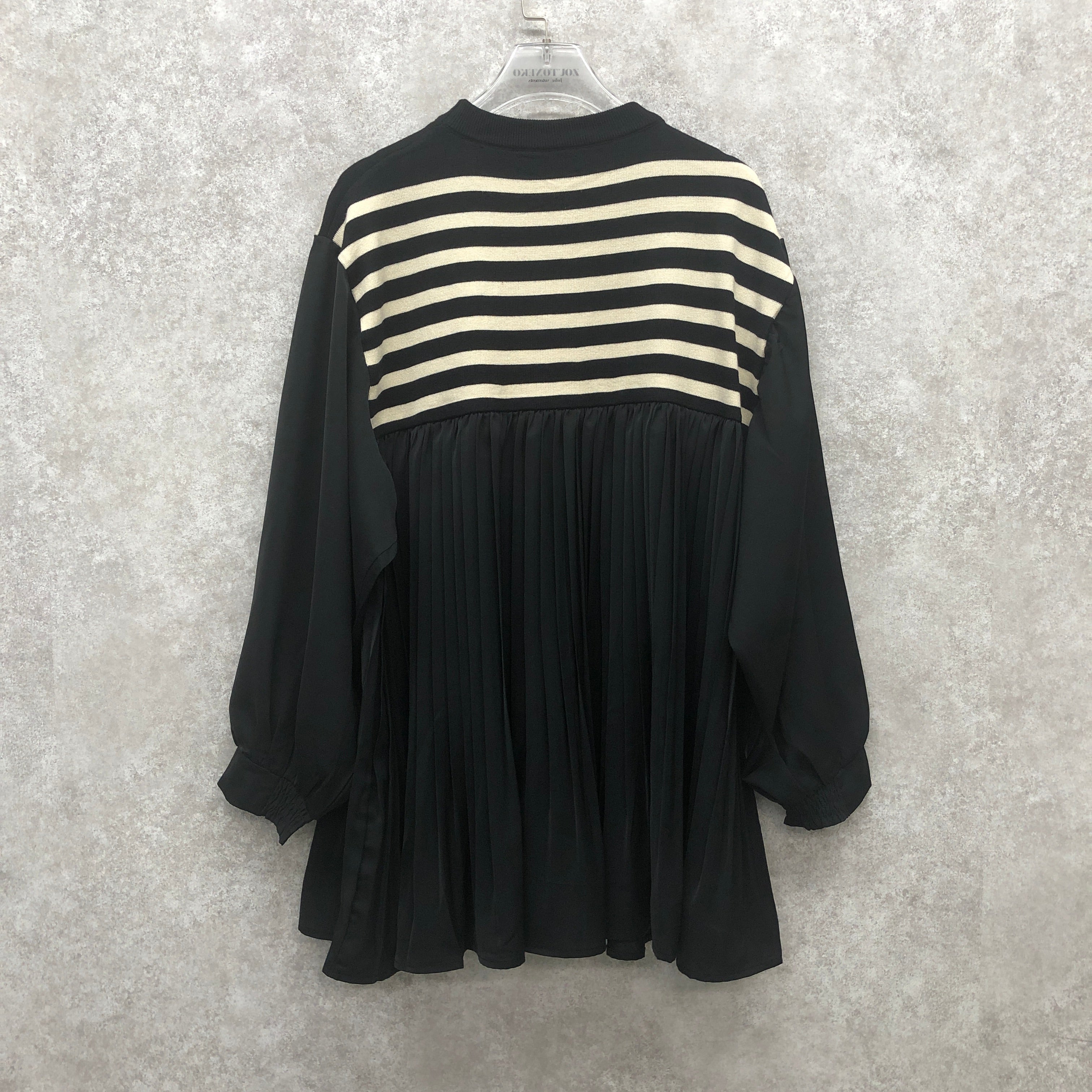 プリーツ切替ボーダーニットプルオーバー ブラック ※10/15迄に順次発送予定