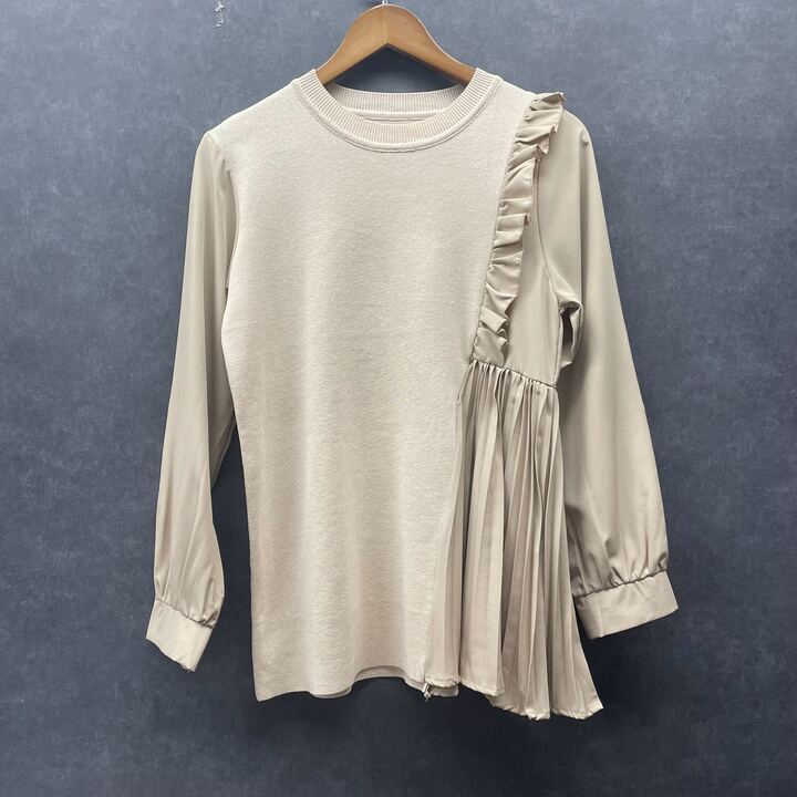 片袖フリルニット ベージュ※3/11迄に順次発送予定