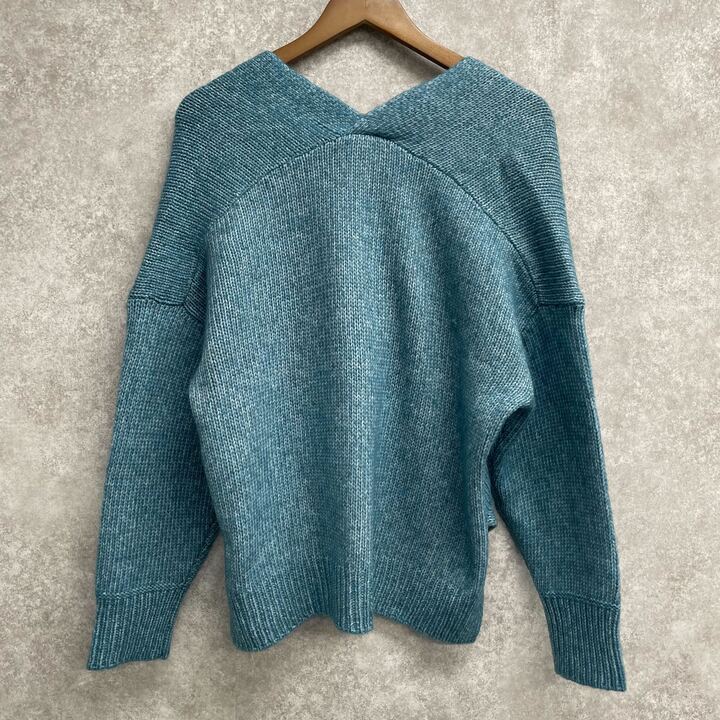 ニットVネックカーディガン ブルー※3/25に順次発送予定