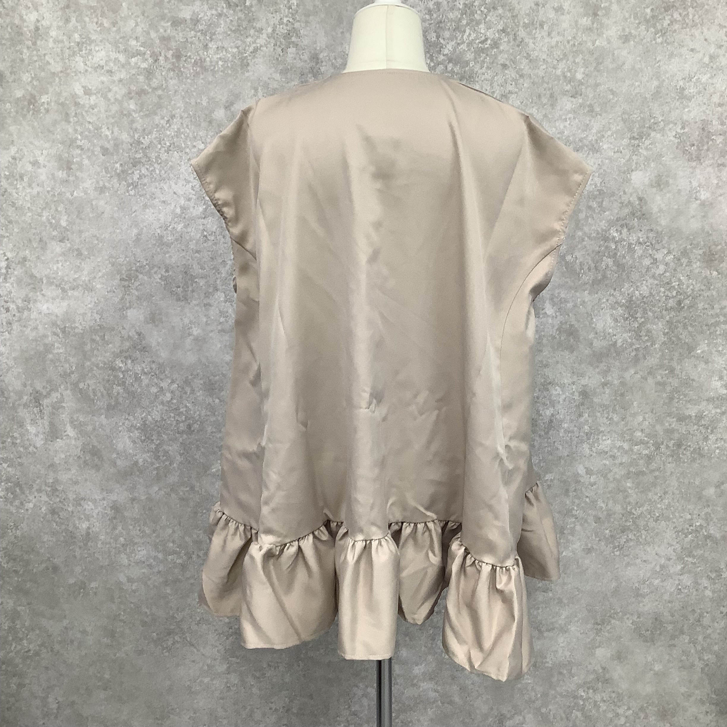 ダブルクロス裾フリルベスト　グレージュ　※4/15迄に順次発送予定