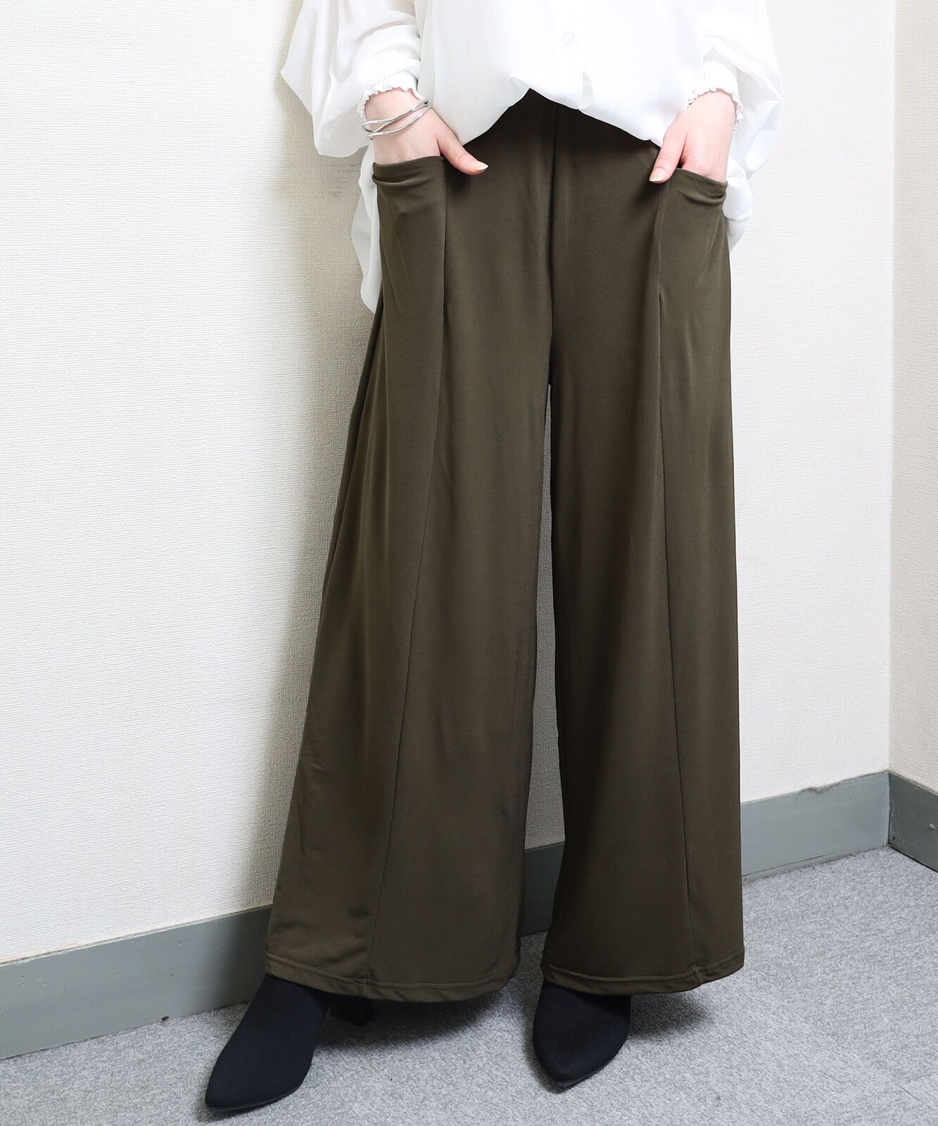 【在庫5点以下】イージーワイドパンツ カーキ ※4/15迄に順次発送予定