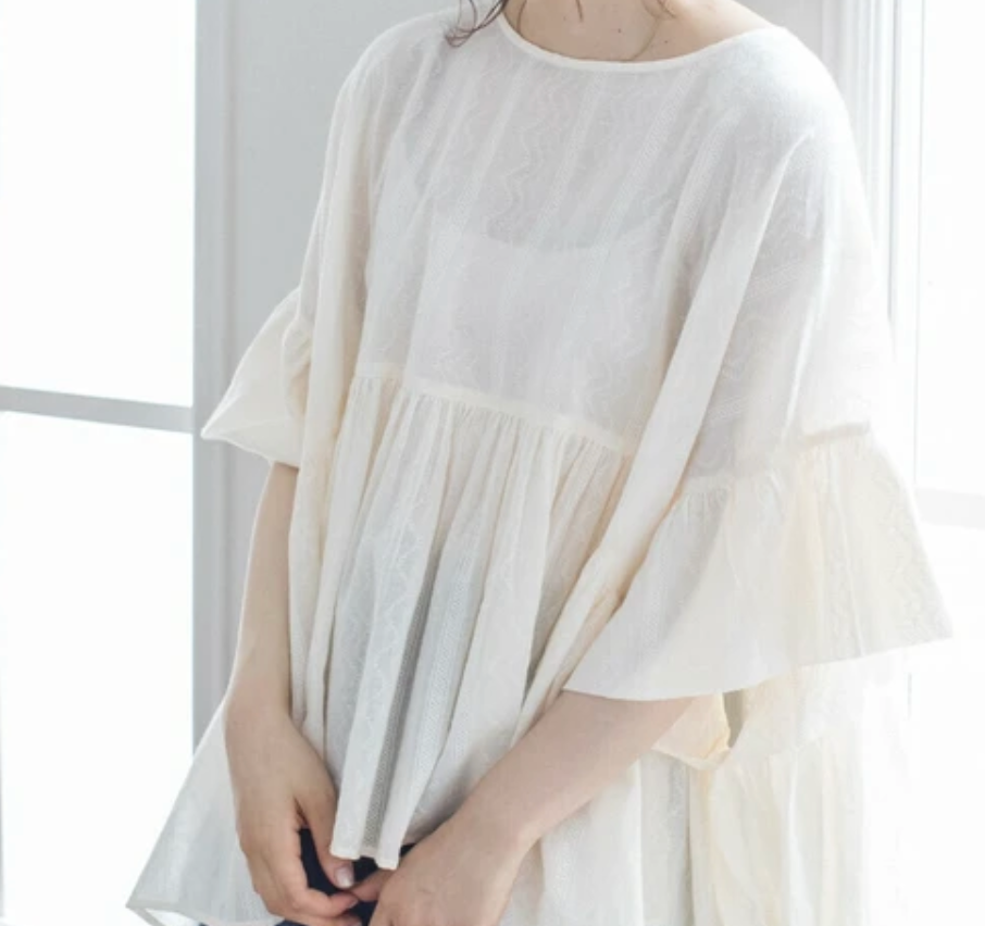 インド綿100%ジャガード フレアブラウス　オフホワイト※4/30～5/6までに順次配送予定