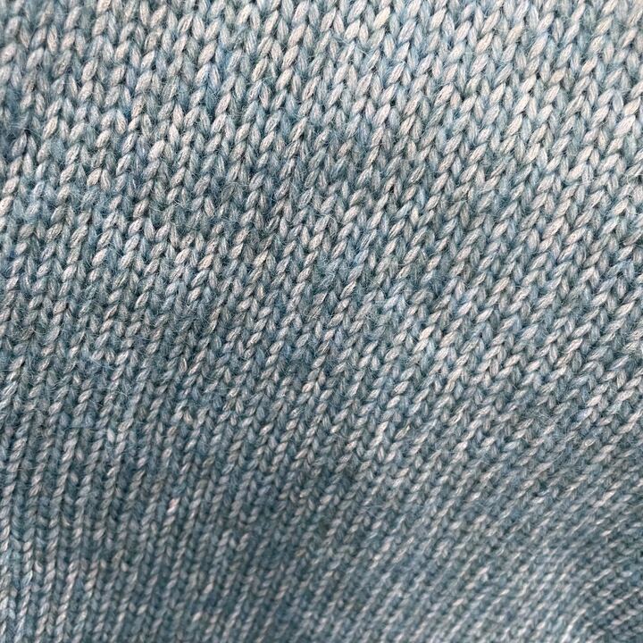 ニットVネックカーディガン ブルー※3/25に順次発送予定