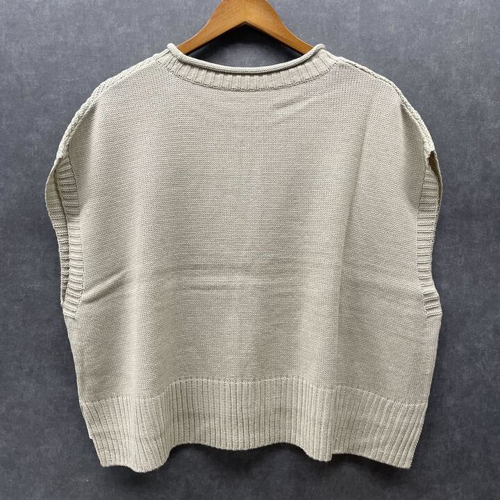 ミニマルベストニット ベージュ※4/1迄に順次発送予定