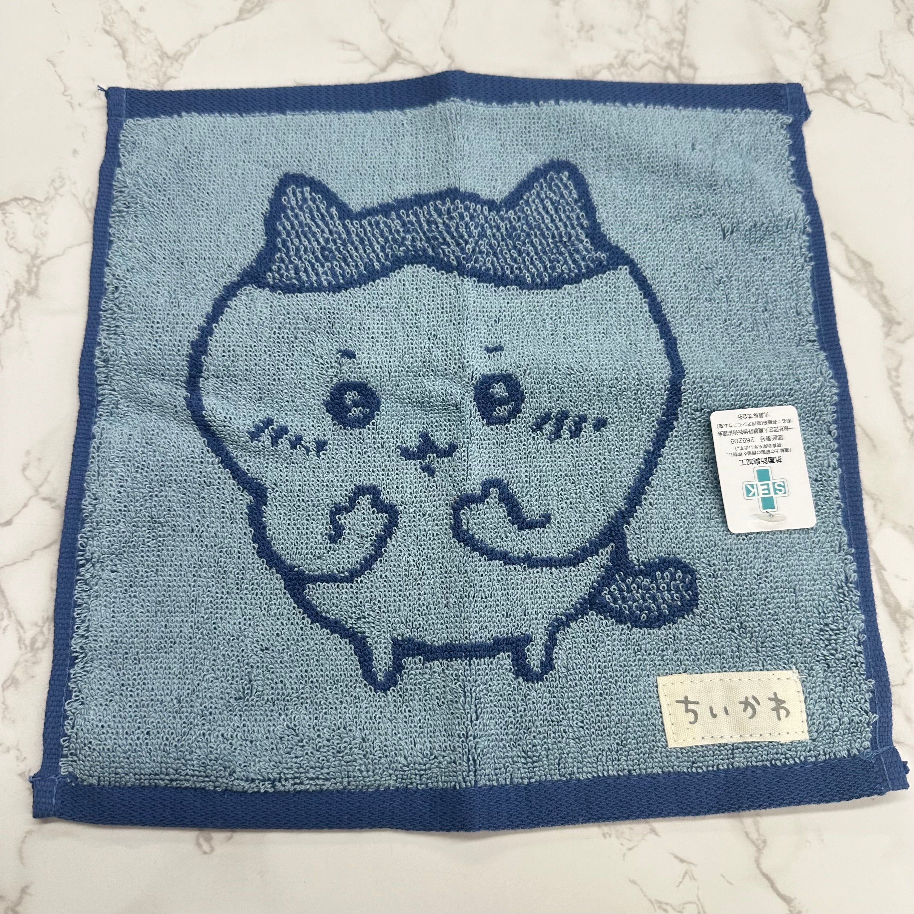 ちいかわ　ハチワレ　ハンカチ　ブルー　※8/6~8/13順次発送予定