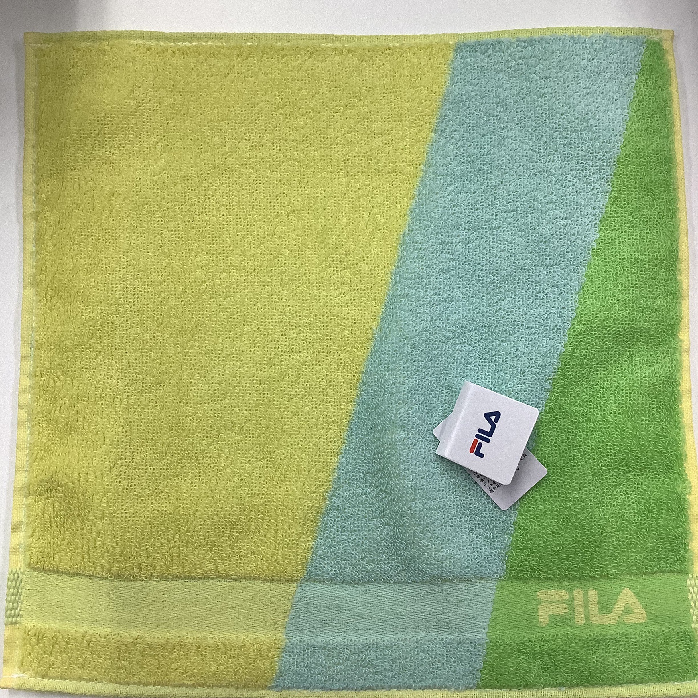 FILA ハンカチ　小さめロゴ　イエロー　※8/13までに順次発送予定