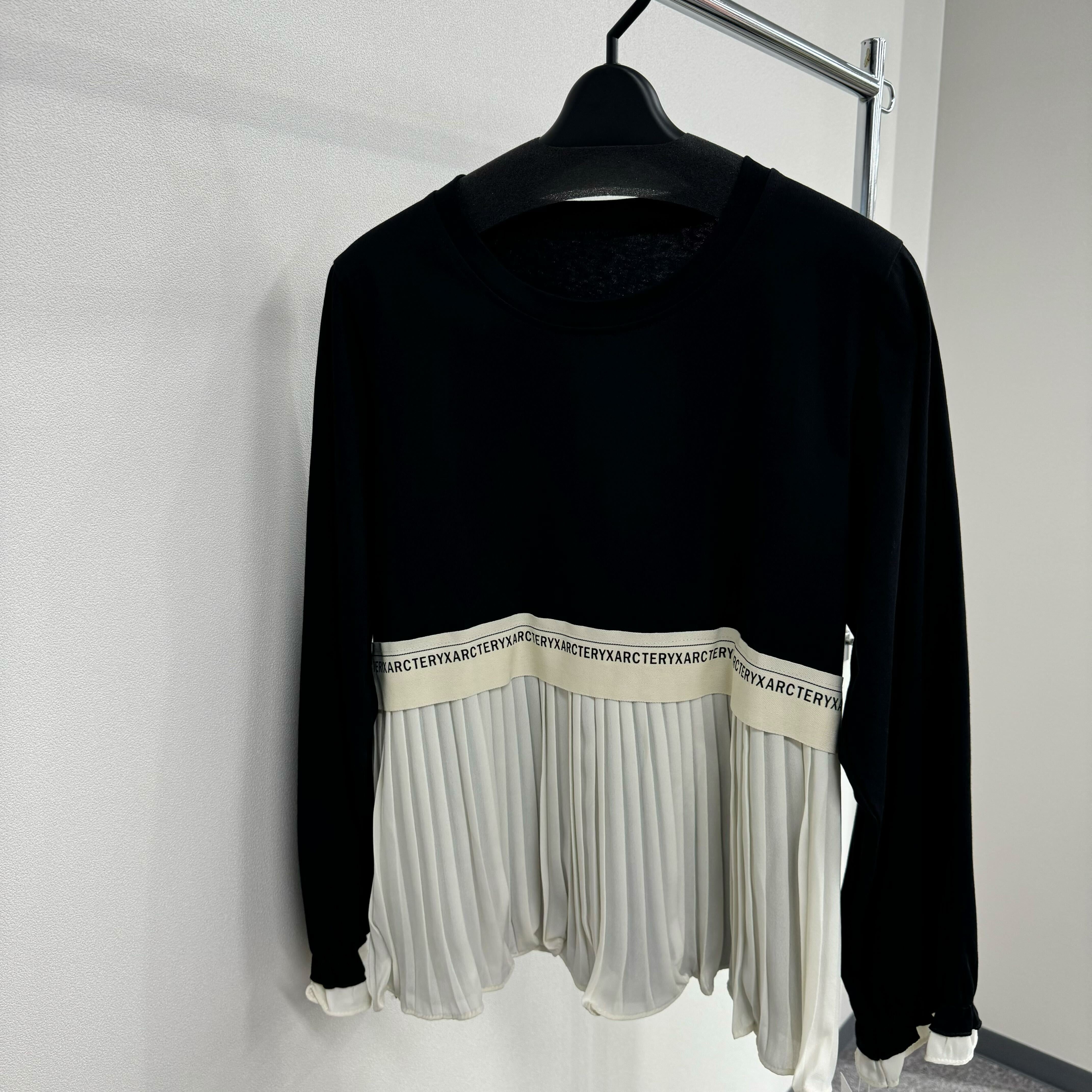 アルファベットラインプリーツデザインカットソー ブラック※1月上旬迄に順次発送予定