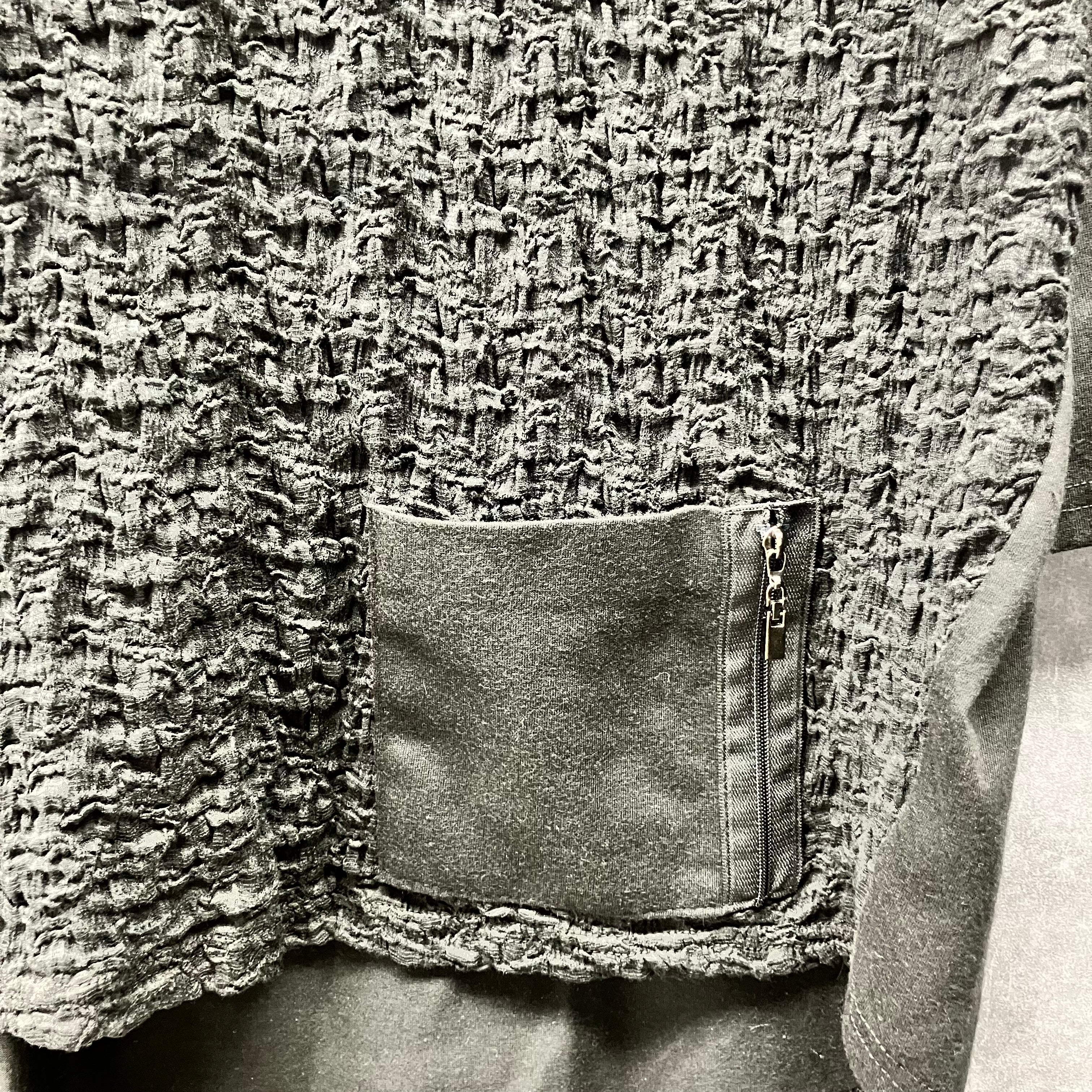 デザインポケット付異素材トップス　ブラック※3/25迄に順次発送予定