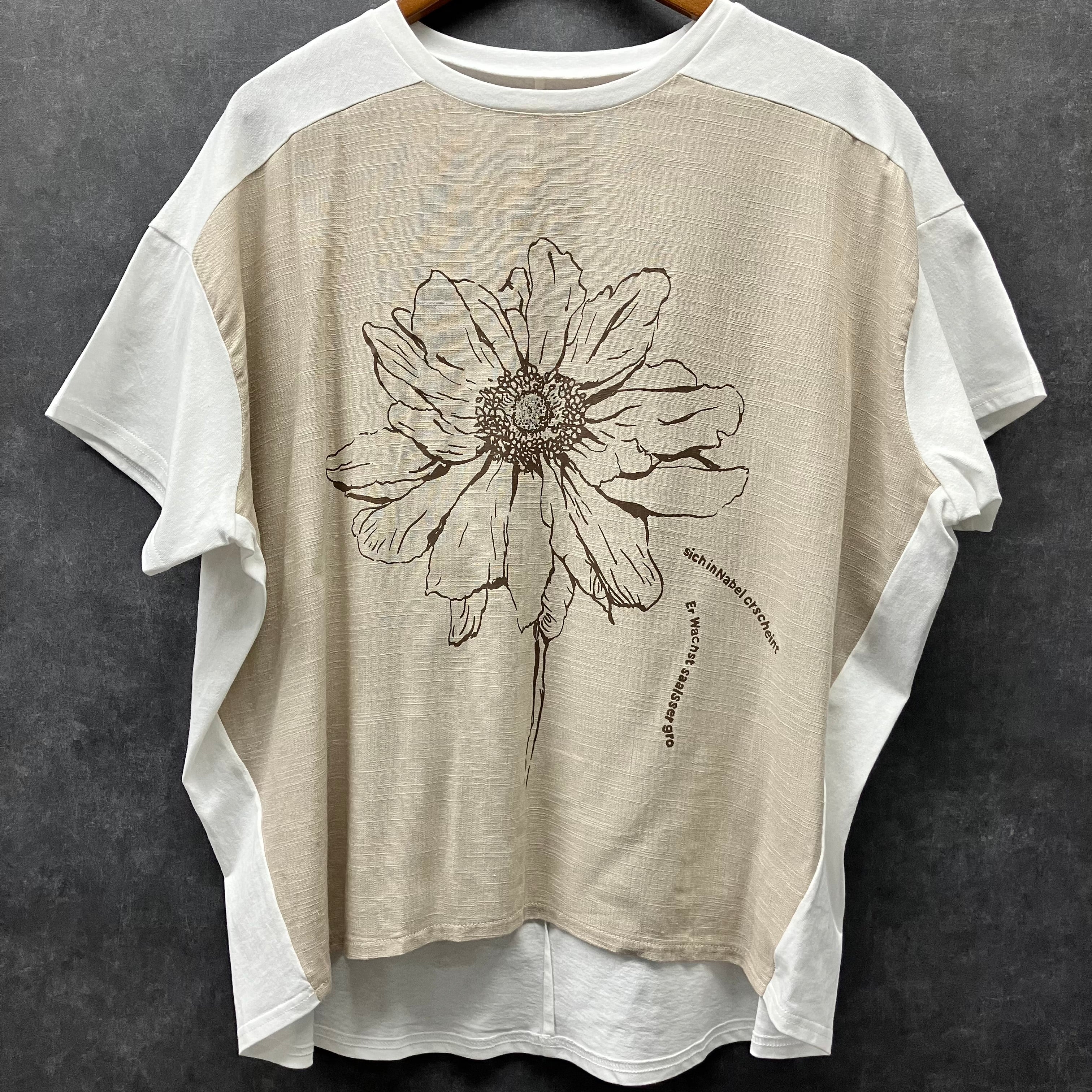 フラワーグラフィックポンチョTシャツ オフホワイト※4/23~29までに順次配送予定