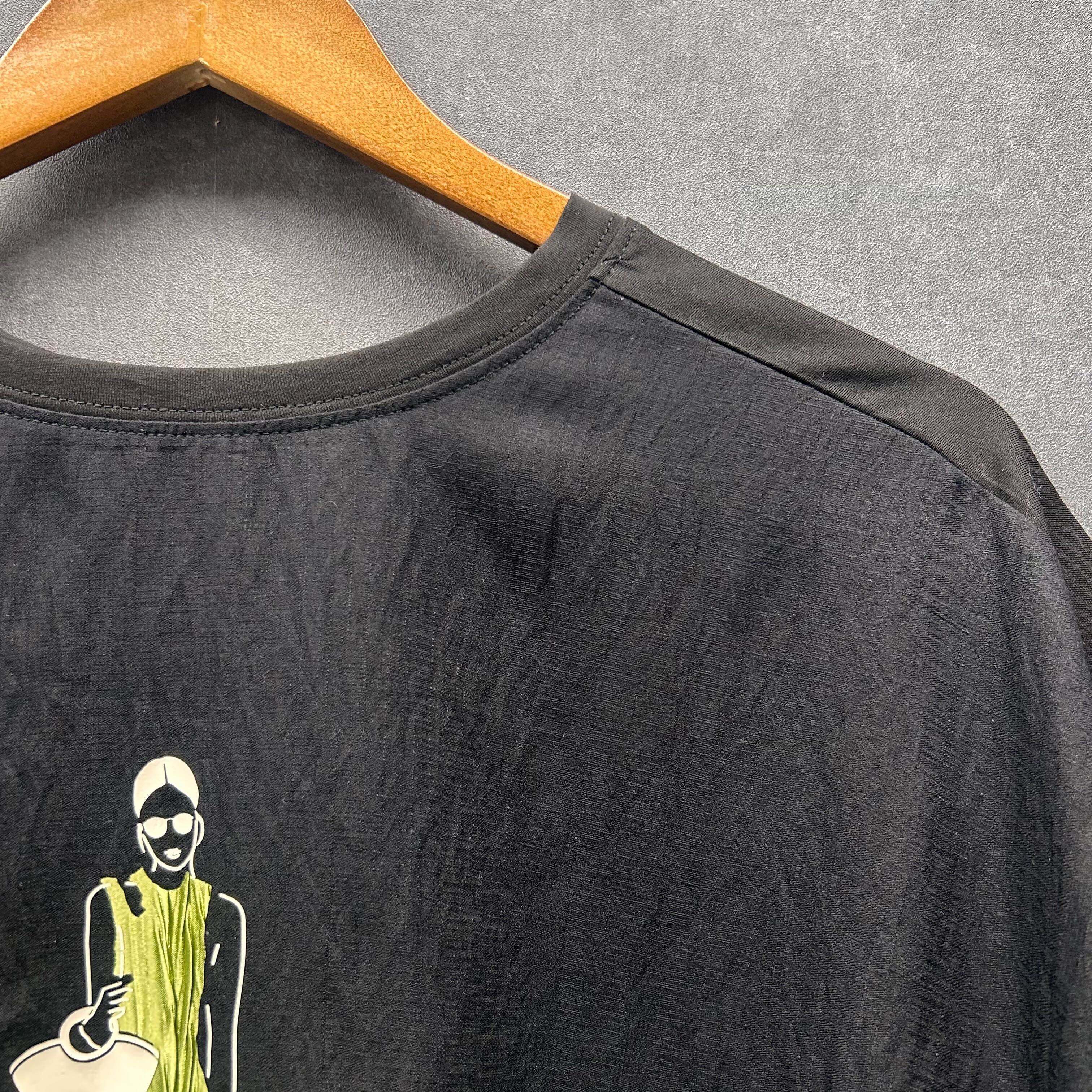 ウーマングラフィックTシャツ ブラック※4/23~29までに順次配送予定