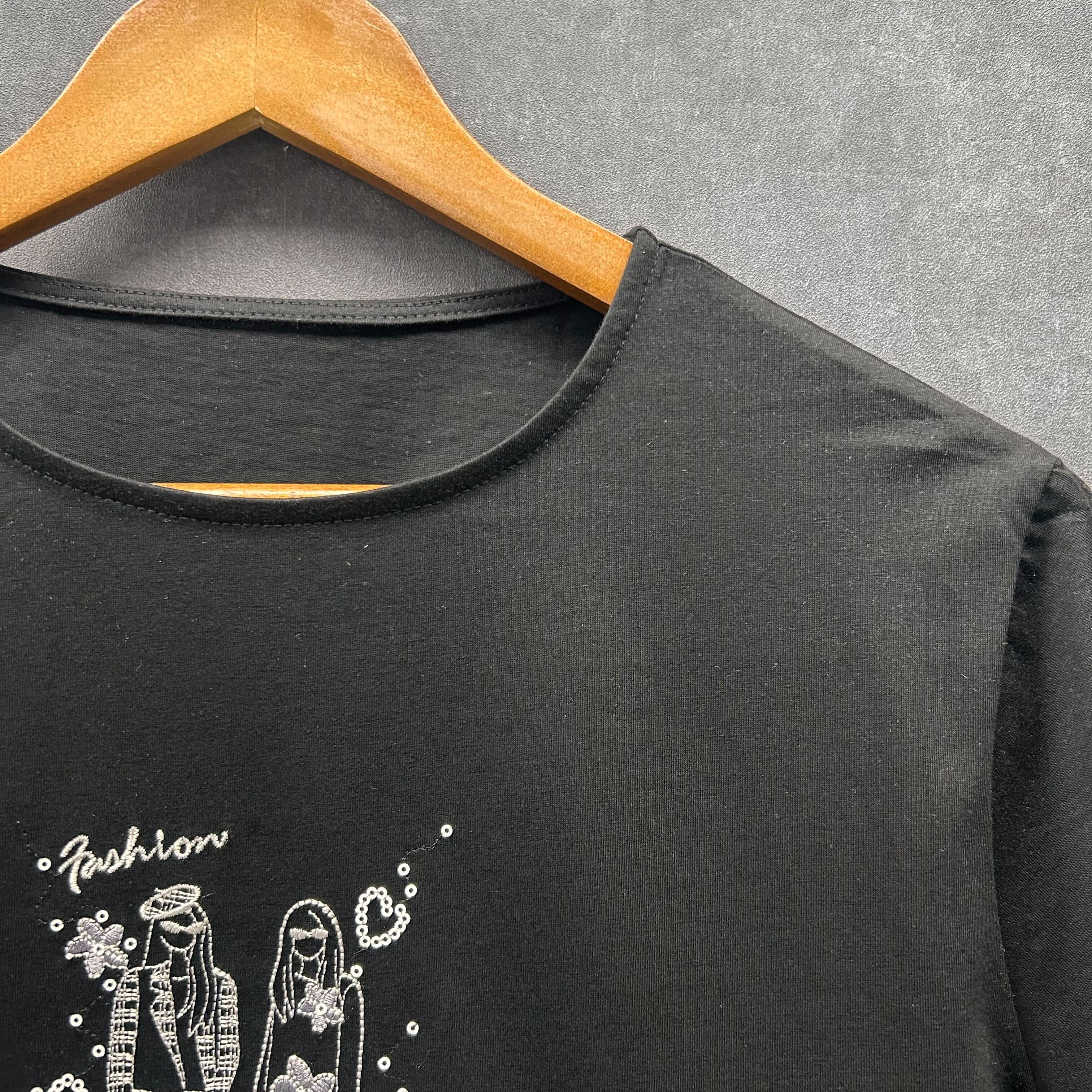ファッションレディー刺繍Tシャツ ブラック※5/28～6/3迄に順次発送予定