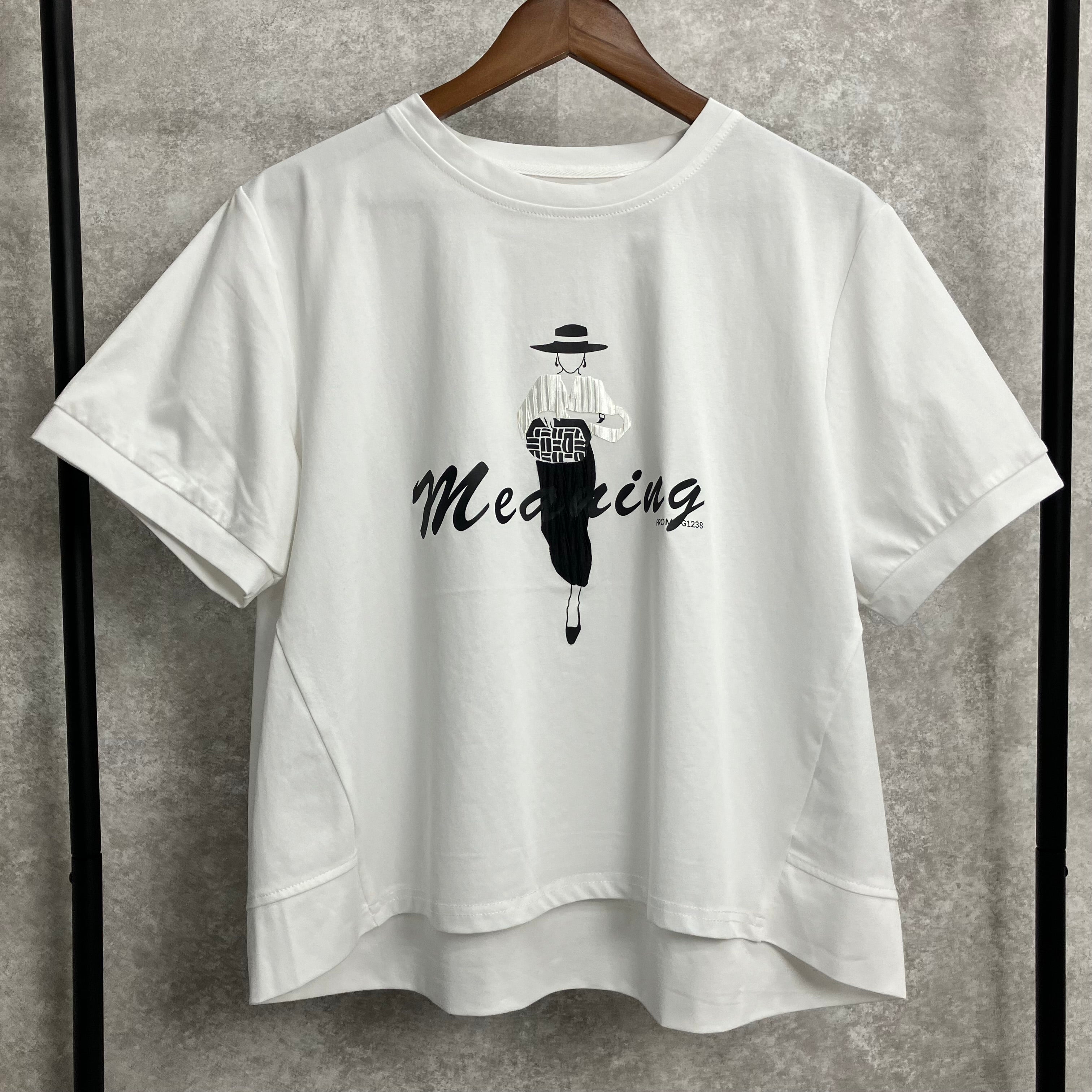 Tシャツ女性プリント ホワイト※9/9～15迄に順次発送予定