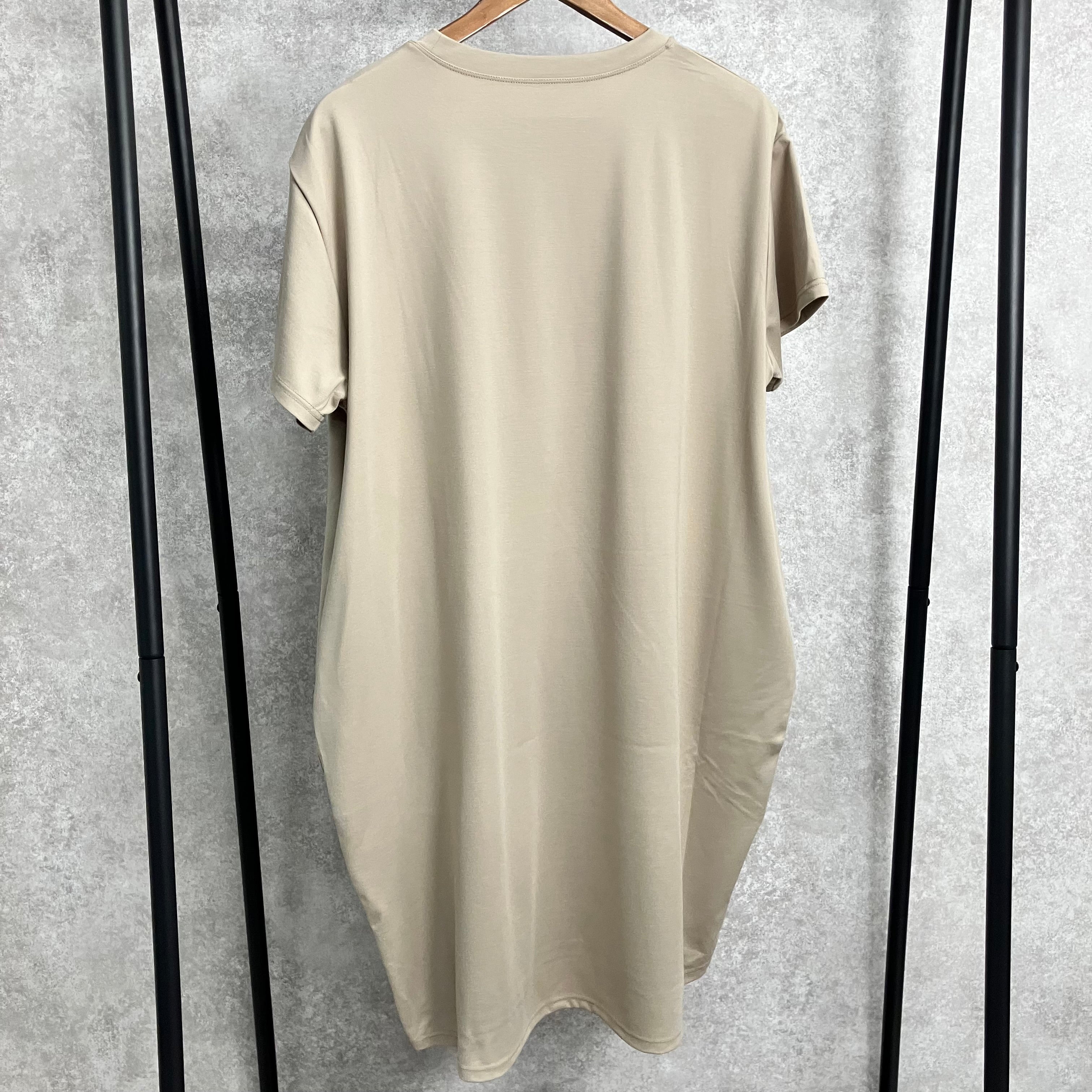 ファスナー付きワンピース　ベージュ※5/21～27迄に順次発送予定