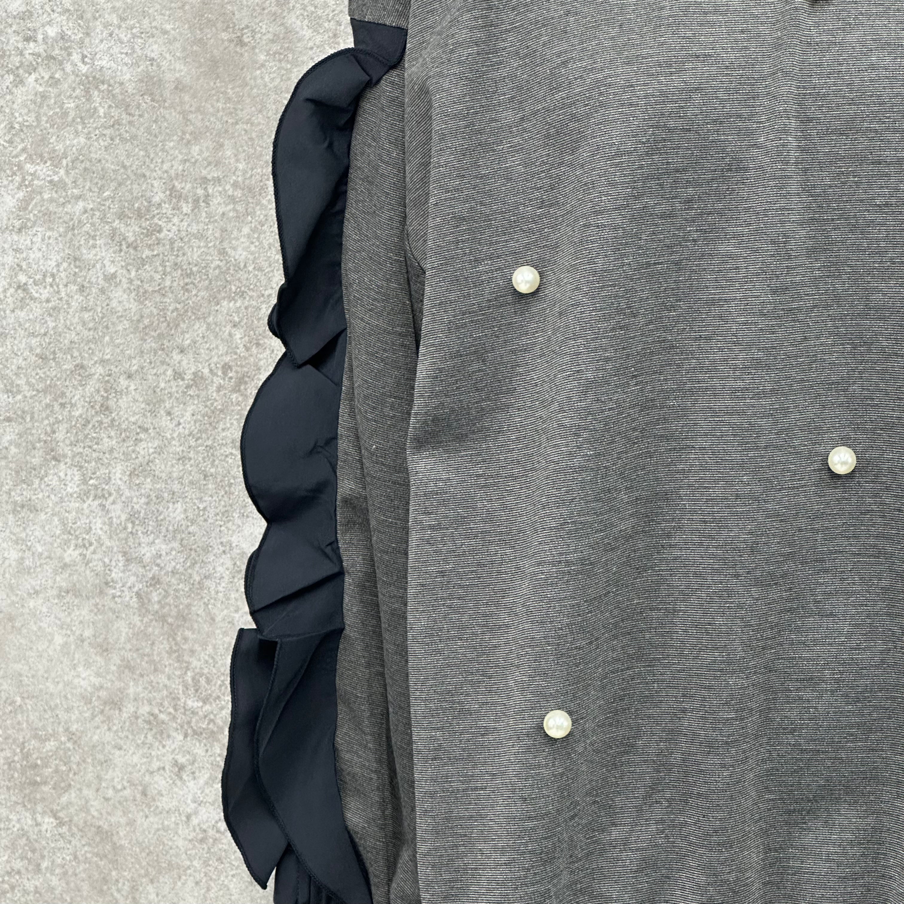 パール付き袖フリルスエット グレー　※10/7迄に順次発送予定