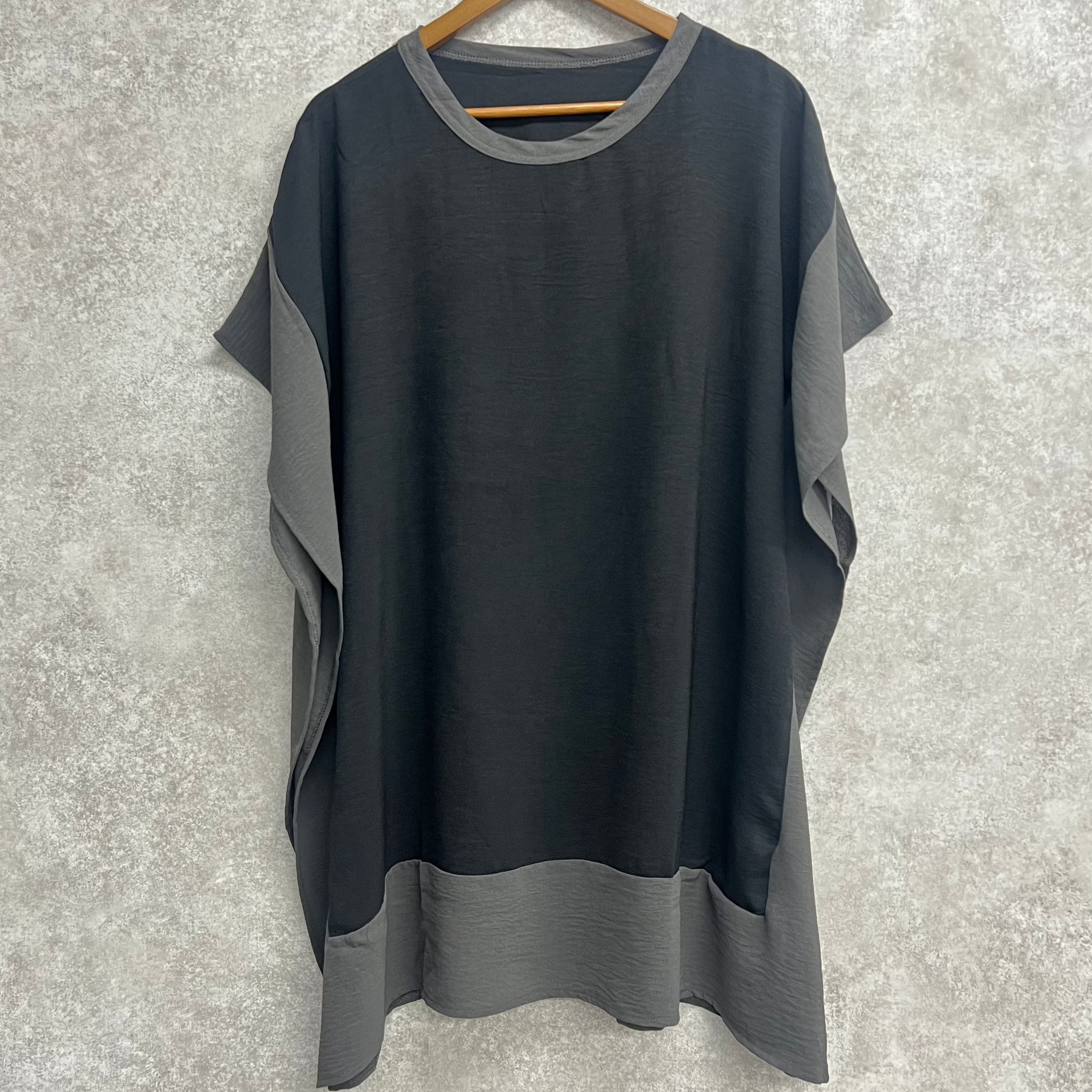 ロング丈配色ワッシャーポンチョ ブラック ※4/30～5/6までに順次配送予定