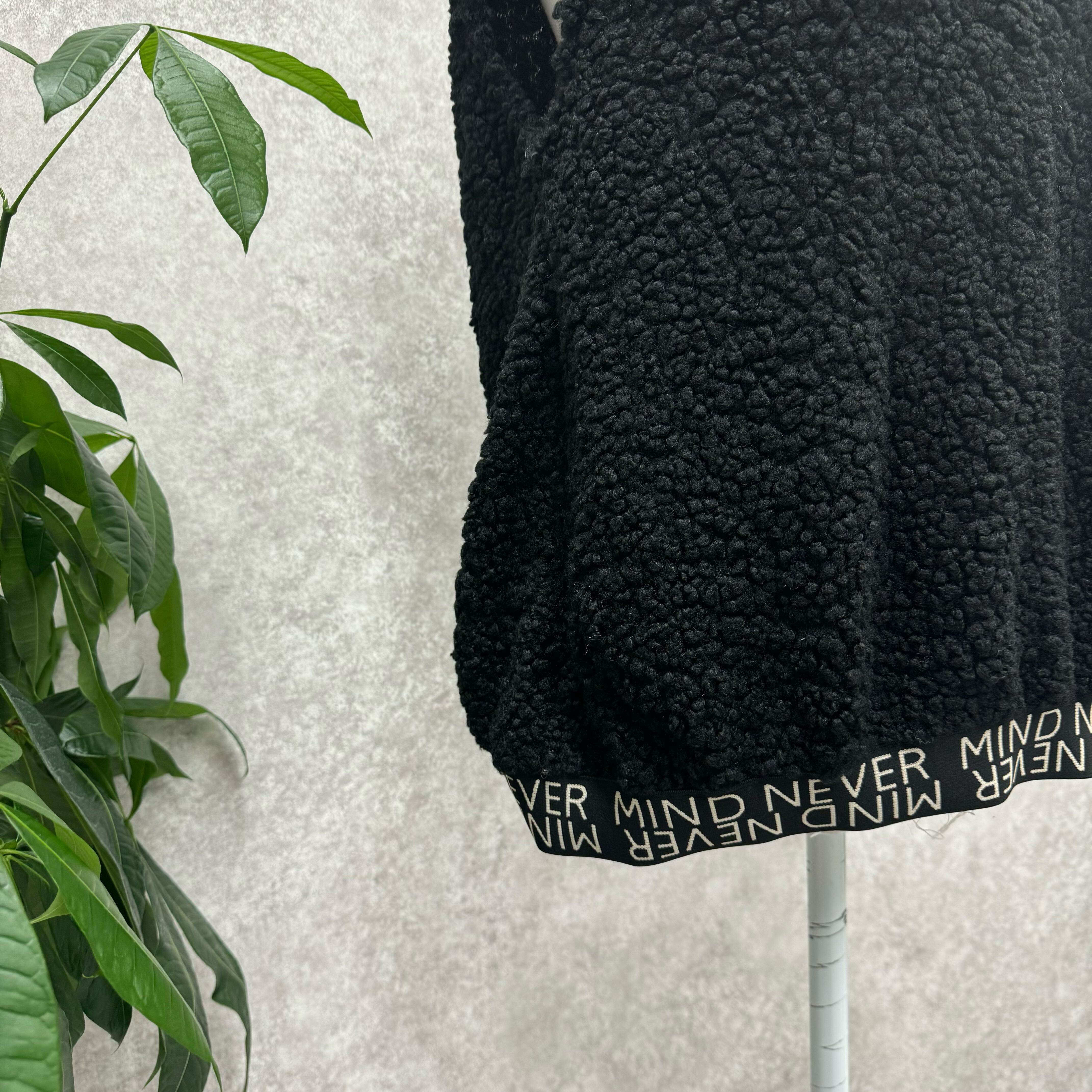 アルファベットラインボアベスト　ブラック ※10/21迄に順次発送予定